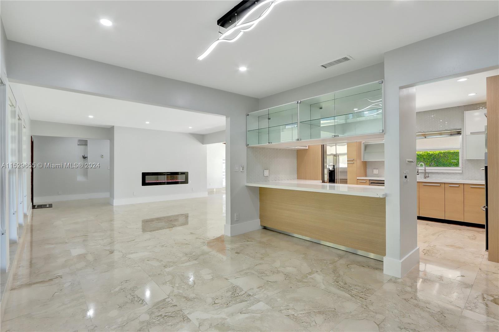 6600 Maynada Street, Coral Gables, Florida 33146, 4 Bedrooms Bedrooms, ,3 BathroomsBathrooms,Residentiallease,For Rent,6600 Maynada Street,A11529655