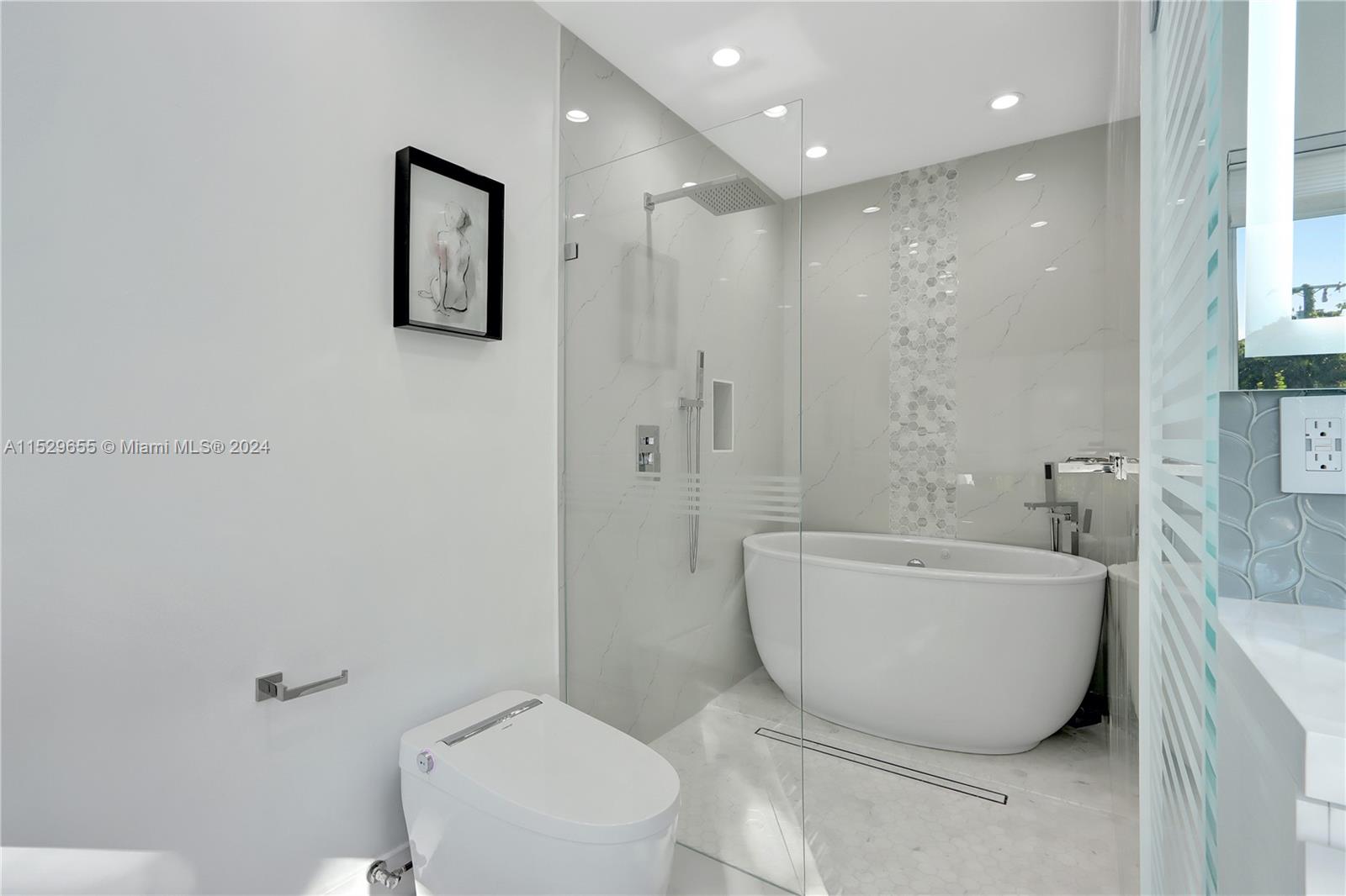 6600 Maynada Street, Coral Gables, Florida 33146, 4 Bedrooms Bedrooms, ,3 BathroomsBathrooms,Residentiallease,For Rent,6600 Maynada Street,A11529655