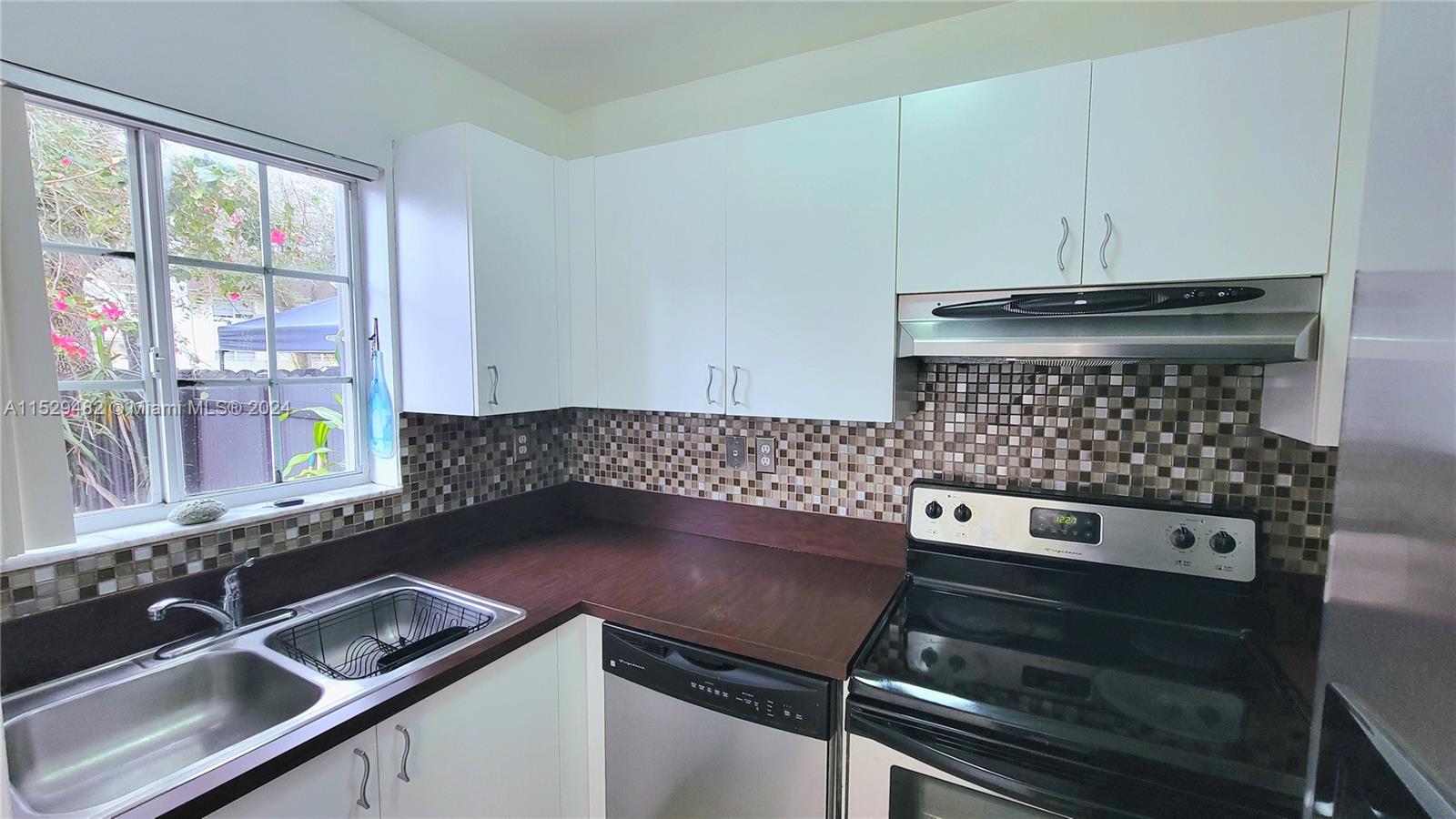 8567 SW 109th Ave 8567, Miami, FL 33173, 2 Bedrooms Bedrooms, ,2 BathroomsBathrooms,Residential,For Sale,109th Ave,A11529482