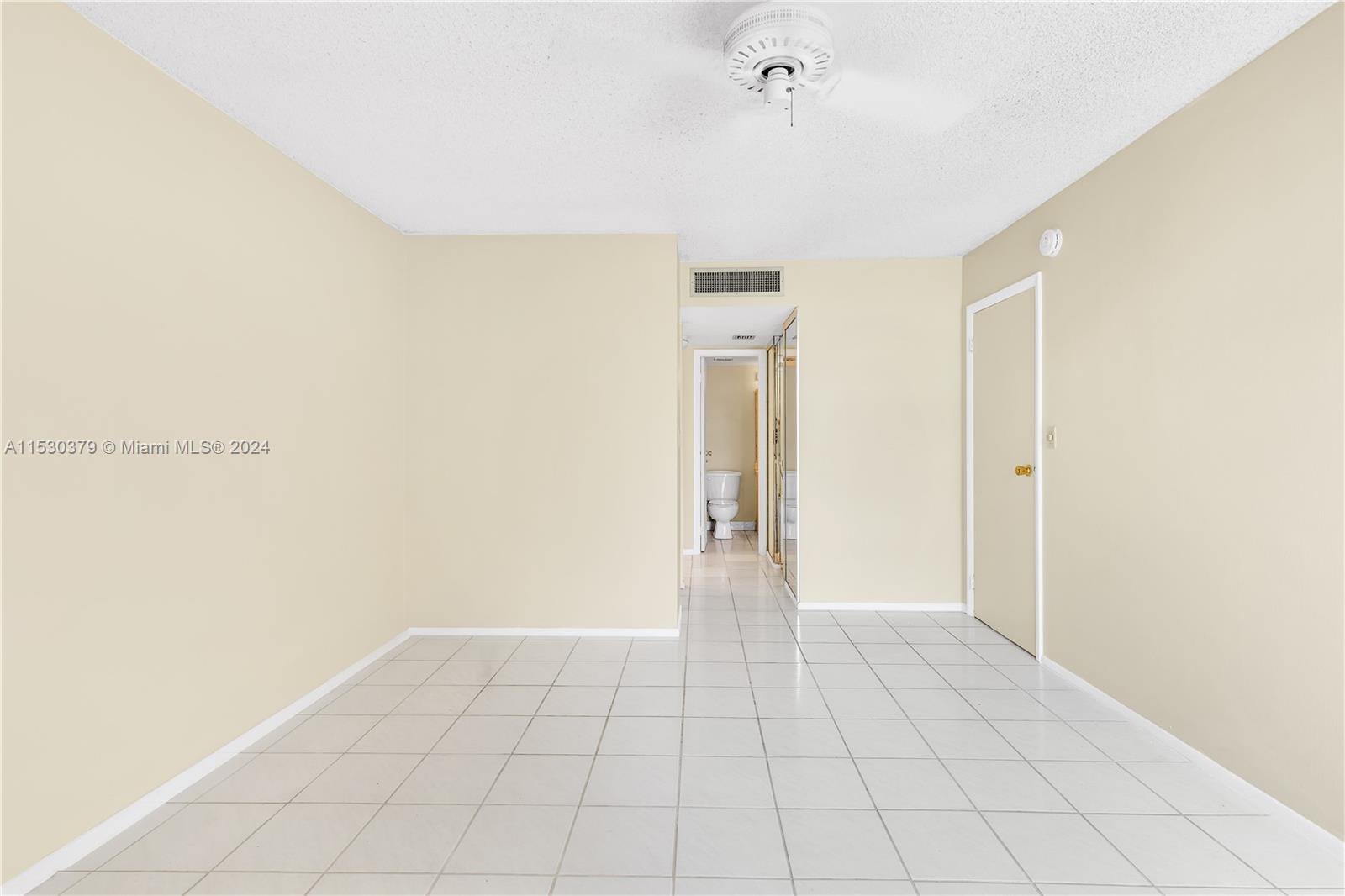 3301 N Country Club Dr 209, Aventura, Florida 33180, 1 Bedroom Bedrooms, ,1 BathroomBathrooms,Residential,For Sale,3301 N Country Club Dr 209,A11530379