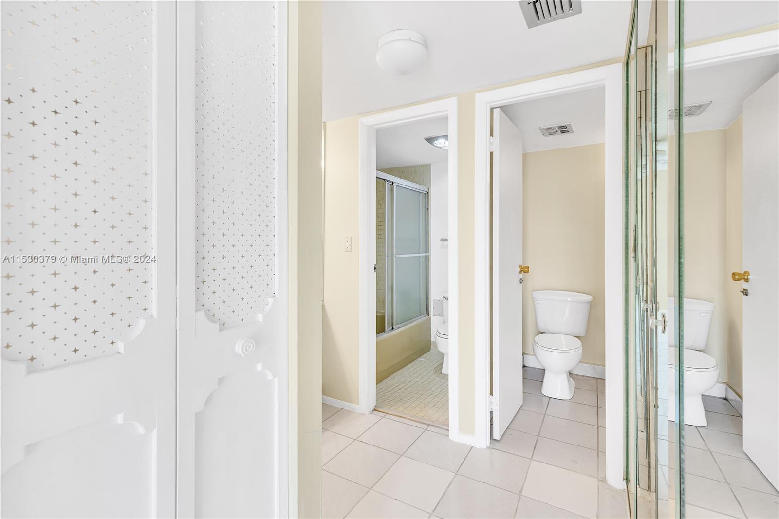 3301 N Country Club Dr 209, Aventura, Florida 33180, 1 Bedroom Bedrooms, ,1 BathroomBathrooms,Residential,For Sale,3301 N Country Club Dr 209,A11530379