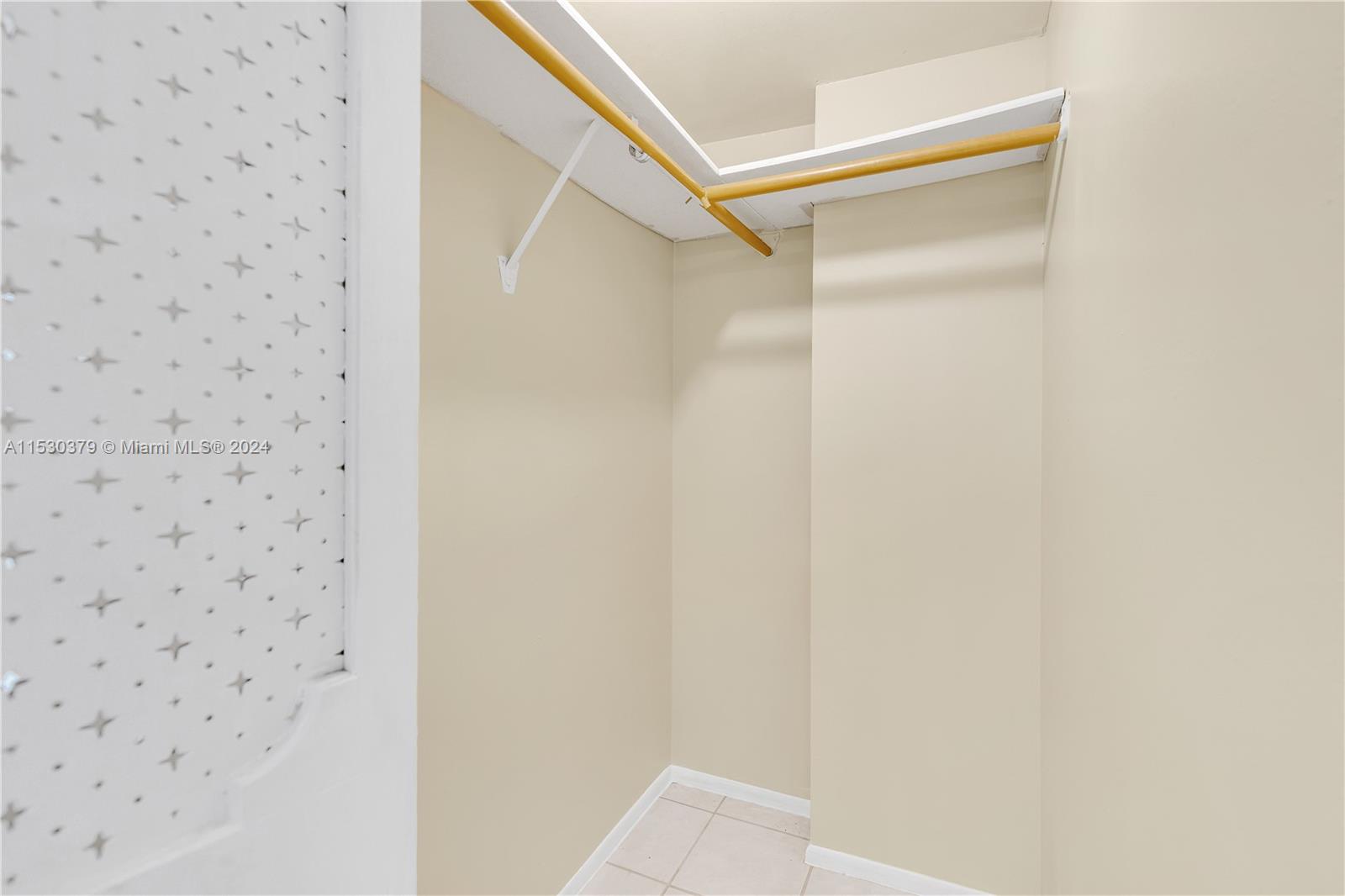 3301 N Country Club Dr 209, Aventura, Florida 33180, 1 Bedroom Bedrooms, ,1 BathroomBathrooms,Residential,For Sale,3301 N Country Club Dr 209,A11530379