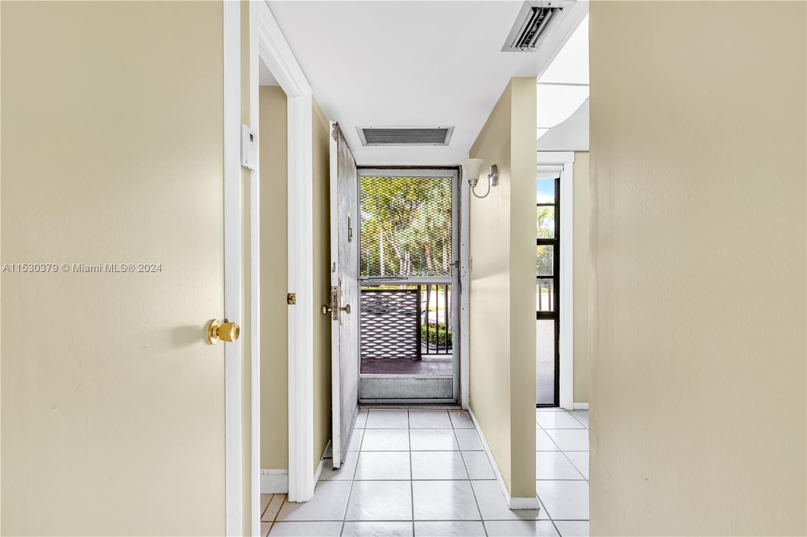 3301 N Country Club Dr 209, Aventura, Florida 33180, 1 Bedroom Bedrooms, ,1 BathroomBathrooms,Residential,For Sale,3301 N Country Club Dr 209,A11530379