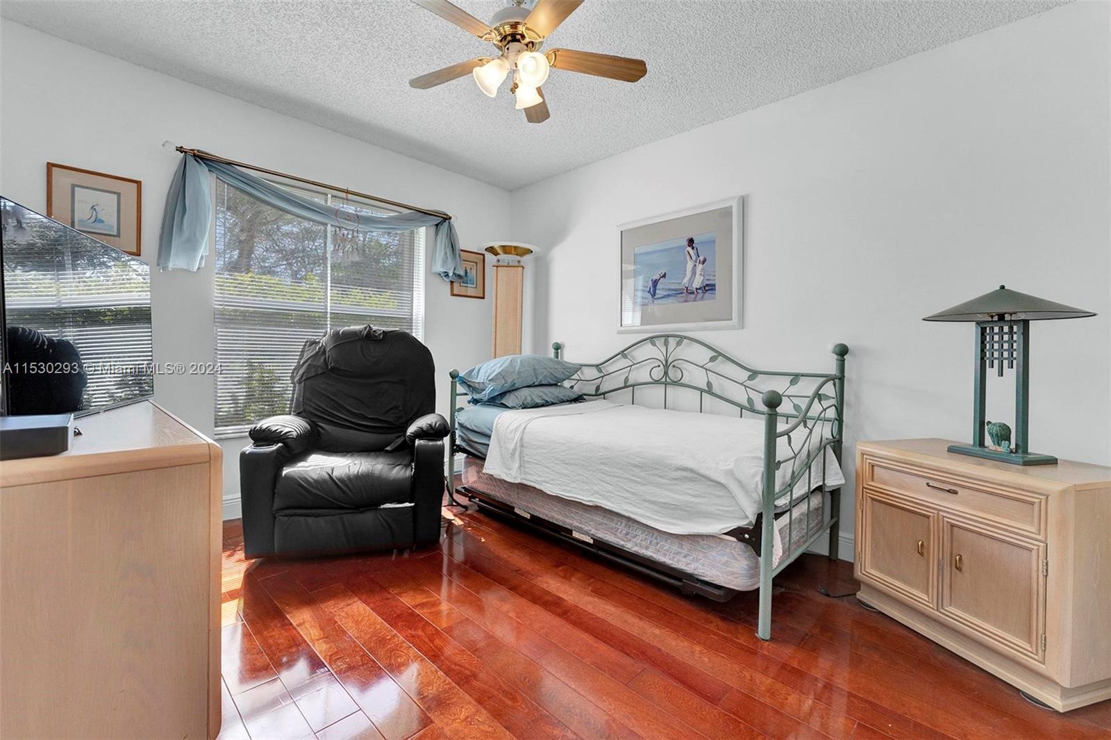 Listing Photo 18