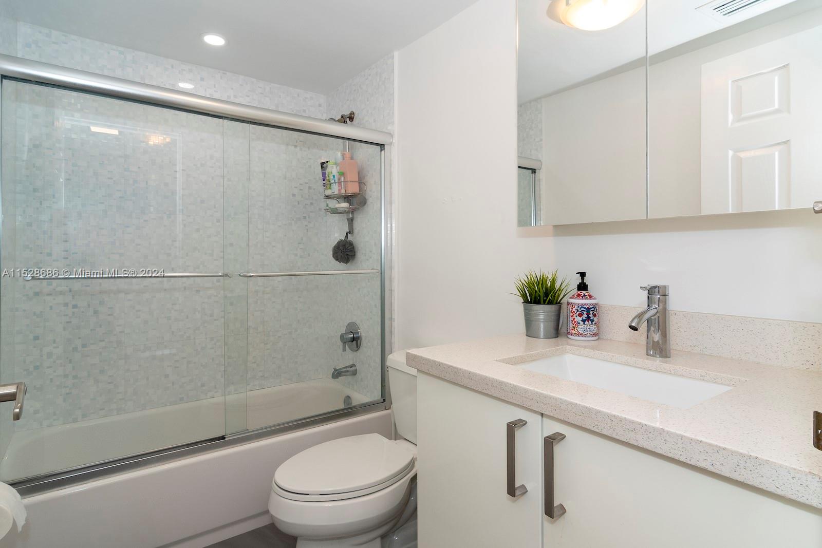 2501 S Ocean Dr 736, Hollywood, Florida 33019, 2 Bedrooms Bedrooms, ,2 BathroomsBathrooms,Residential,For Sale,2501 S Ocean Dr 736,A11528686