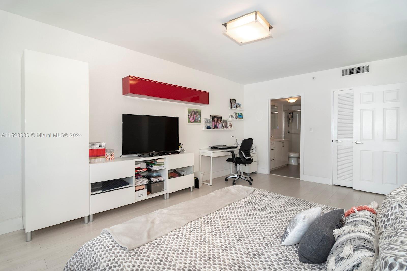 2501 S Ocean Dr 736, Hollywood, Florida 33019, 2 Bedrooms Bedrooms, ,2 BathroomsBathrooms,Residential,For Sale,2501 S Ocean Dr 736,A11528686