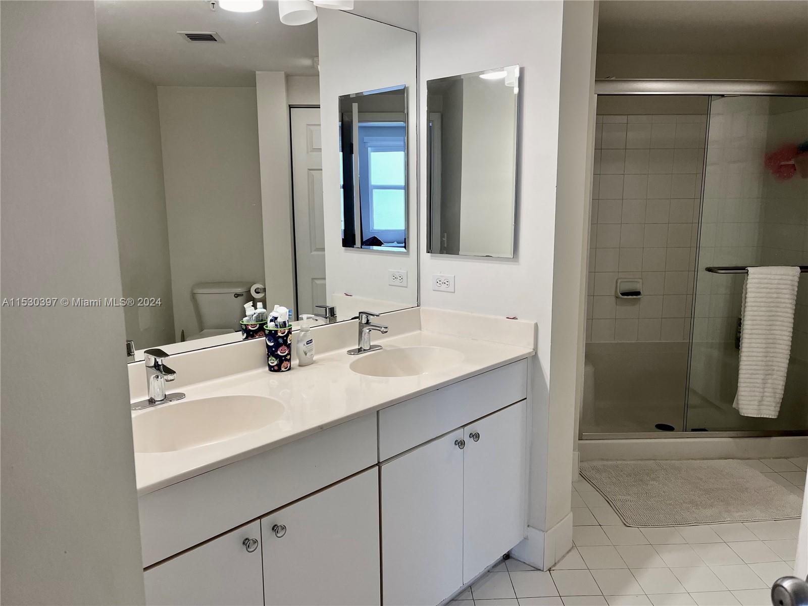 17100 Bay Rd, Sunny Isles Beach, FL, 33160 United States, 2 Bedrooms Bedrooms, ,2 BathroomsBathrooms,Residential,For Sale,Bay Rd,A11530397