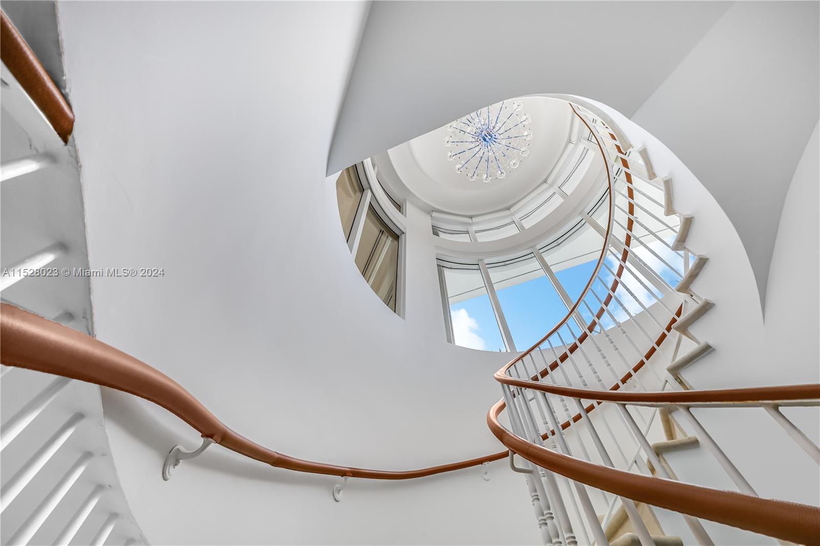 Staircase to 4 huge  en-suite bedrooms.