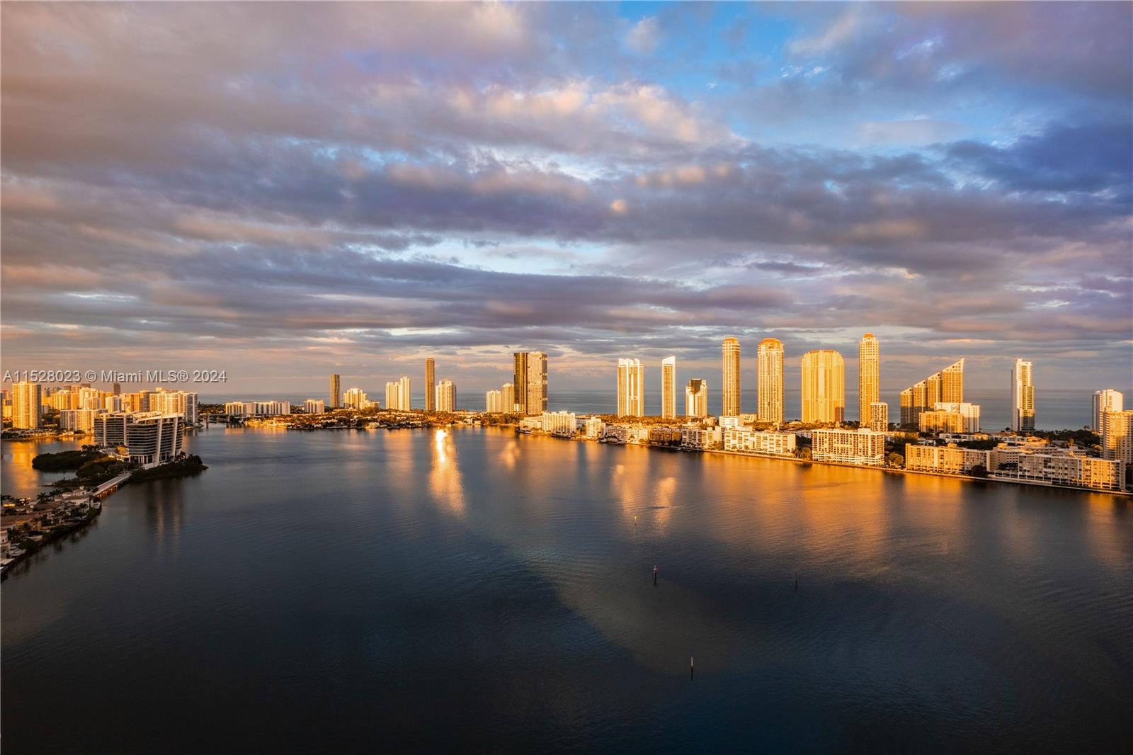 Endless ocean & intracoastal water views.