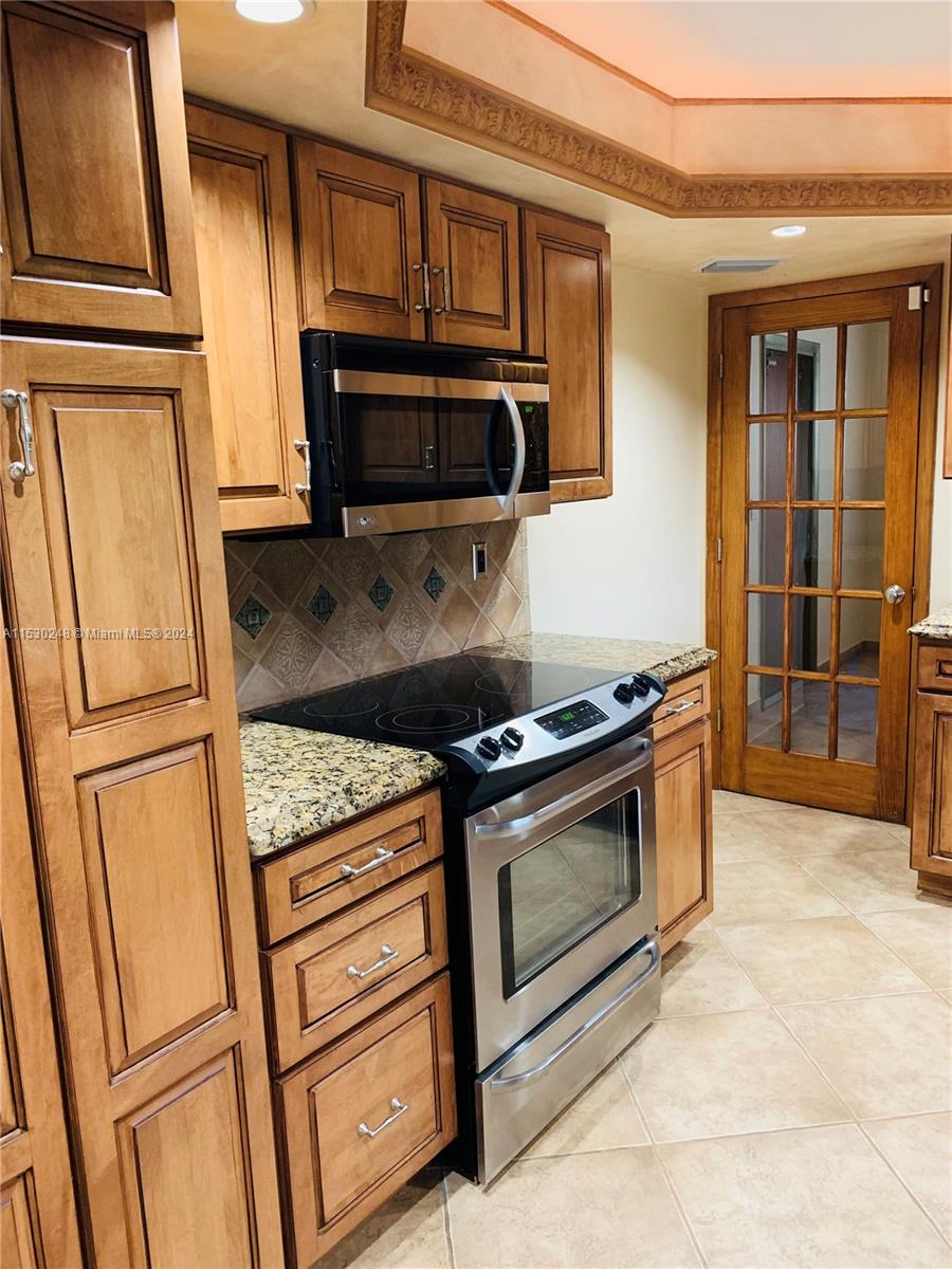 1109 NE 4th St, Hallandale Beach, Florida 33009, 3 Bedrooms Bedrooms, ,2 BathroomsBathrooms,Residentiallease,For Rent,1109 NE 4th St,A11530248