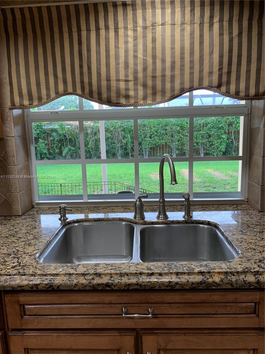 1109 NE 4th St, Hallandale Beach, Florida 33009, 3 Bedrooms Bedrooms, ,2 BathroomsBathrooms,Residentiallease,For Rent,1109 NE 4th St,A11530248