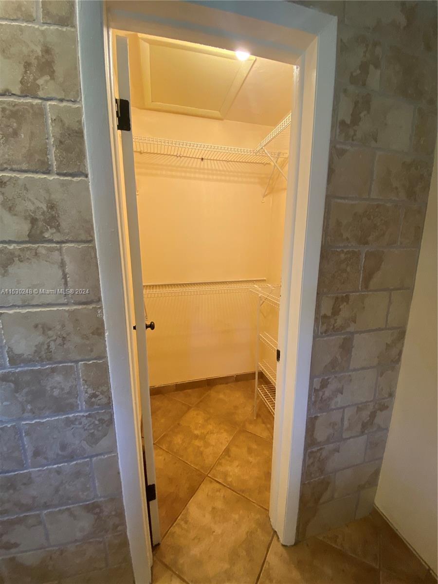 1109 NE 4th St, Hallandale Beach, Florida 33009, 3 Bedrooms Bedrooms, ,2 BathroomsBathrooms,Residentiallease,For Rent,1109 NE 4th St,A11530248