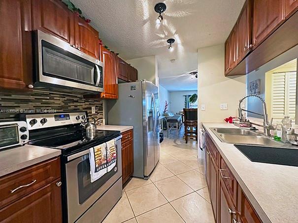 Pembroke Pines, FL, 33026 United States, 3 Bedrooms Bedrooms, ,2 BathroomsBathrooms,Residential,For Sale,A11530045