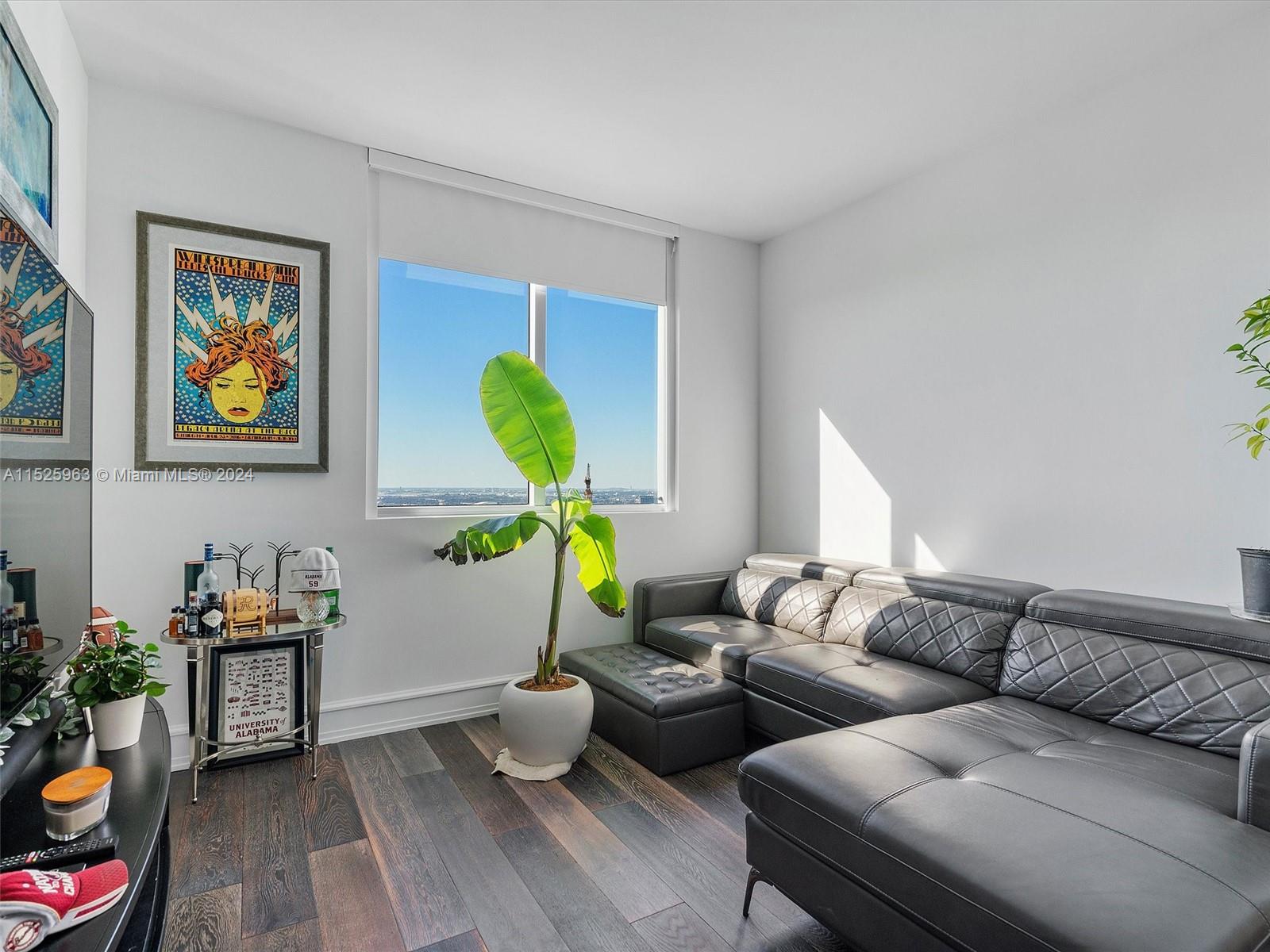 92 SW SW 3rd Street PH5209, Miami, Florida 33130, 3 Bedrooms Bedrooms, ,2 BathroomsBathrooms,Residential,For Sale,92 SW SW 3rd Street PH5209,A11525963