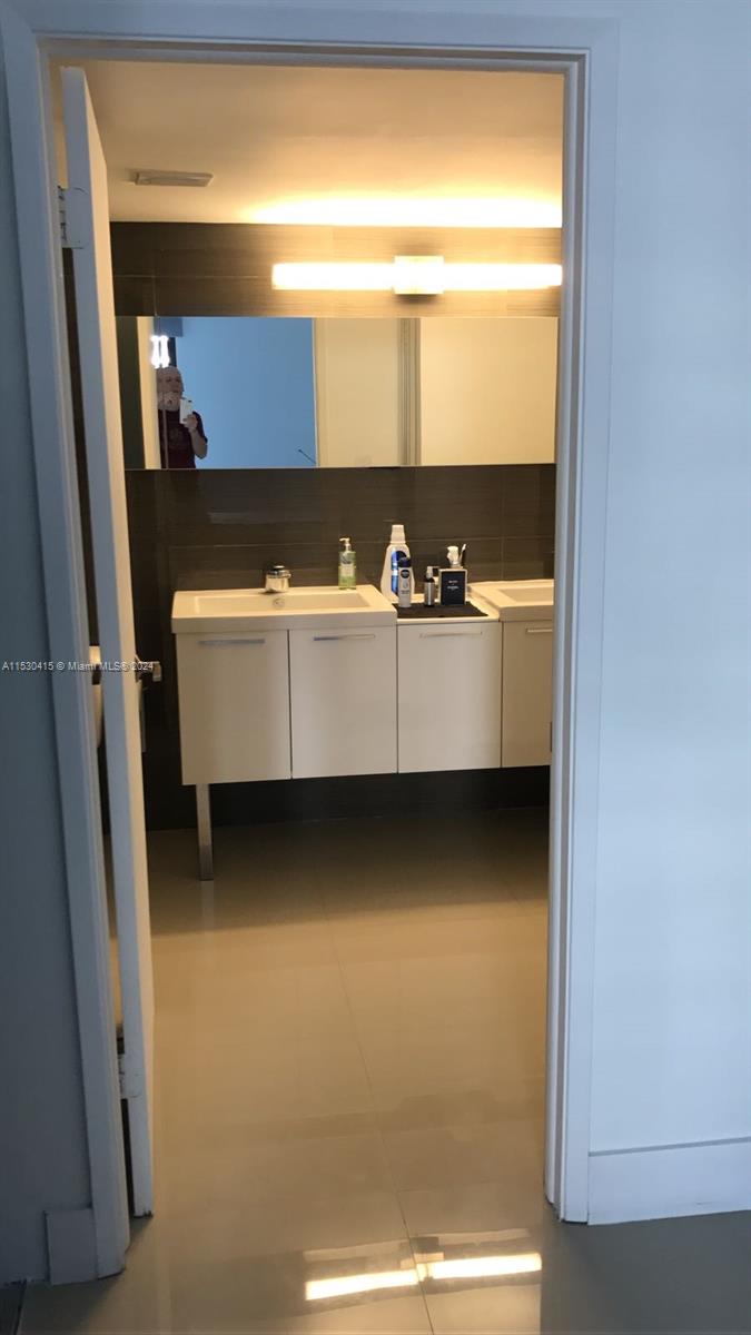 3300 NE 192nd St 1109, Aventura, Florida 33180, 2 Bedrooms Bedrooms, ,2 BathroomsBathrooms,Residentiallease,For Rent,3300 NE 192nd St 1109,A11530415