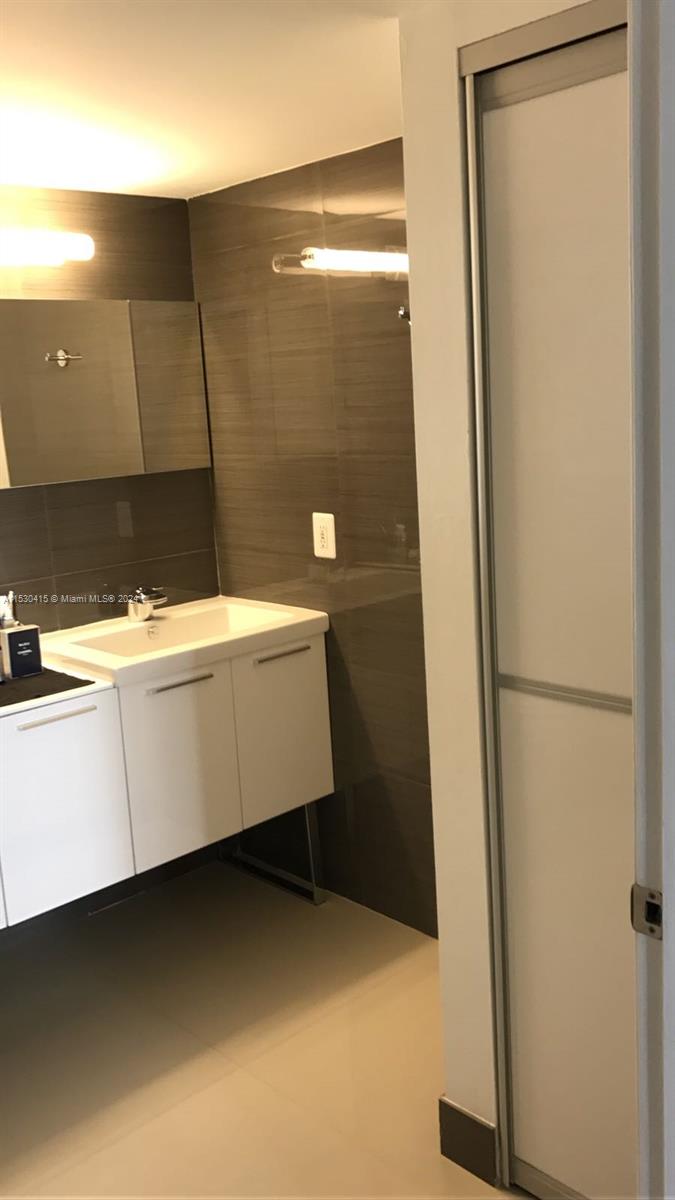 3300 NE 192nd St 1109, Aventura, Florida 33180, 2 Bedrooms Bedrooms, ,2 BathroomsBathrooms,Residentiallease,For Rent,3300 NE 192nd St 1109,A11530415