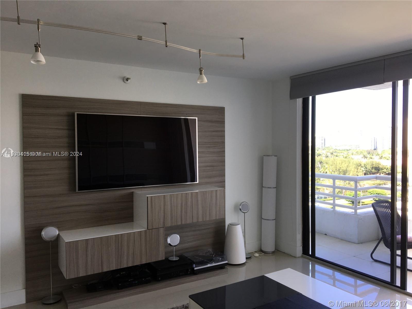 3300 NE 192nd St 1109, Aventura, Florida 33180, 2 Bedrooms Bedrooms, ,2 BathroomsBathrooms,Residentiallease,For Rent,3300 NE 192nd St 1109,A11530415