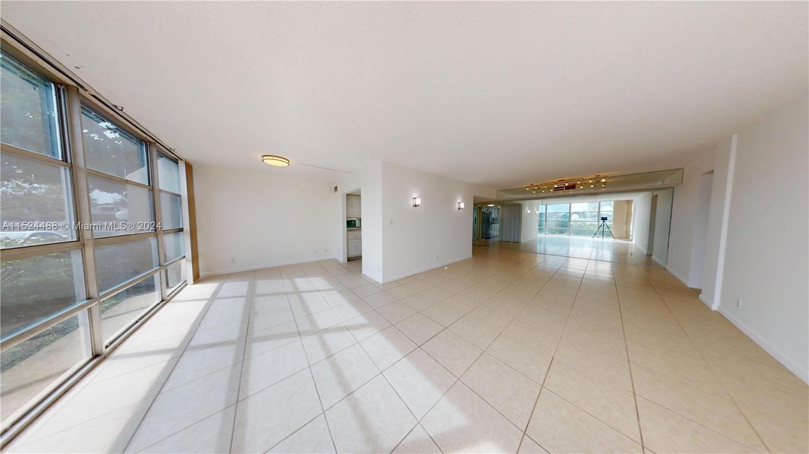 2000 Atlantic Shores Blvd 120, Hallandale Beach, Florida 33009, 2 Bedrooms Bedrooms, ,2 BathroomsBathrooms,Residentiallease,For Rent,2000 Atlantic Shores Blvd 120,A11524488