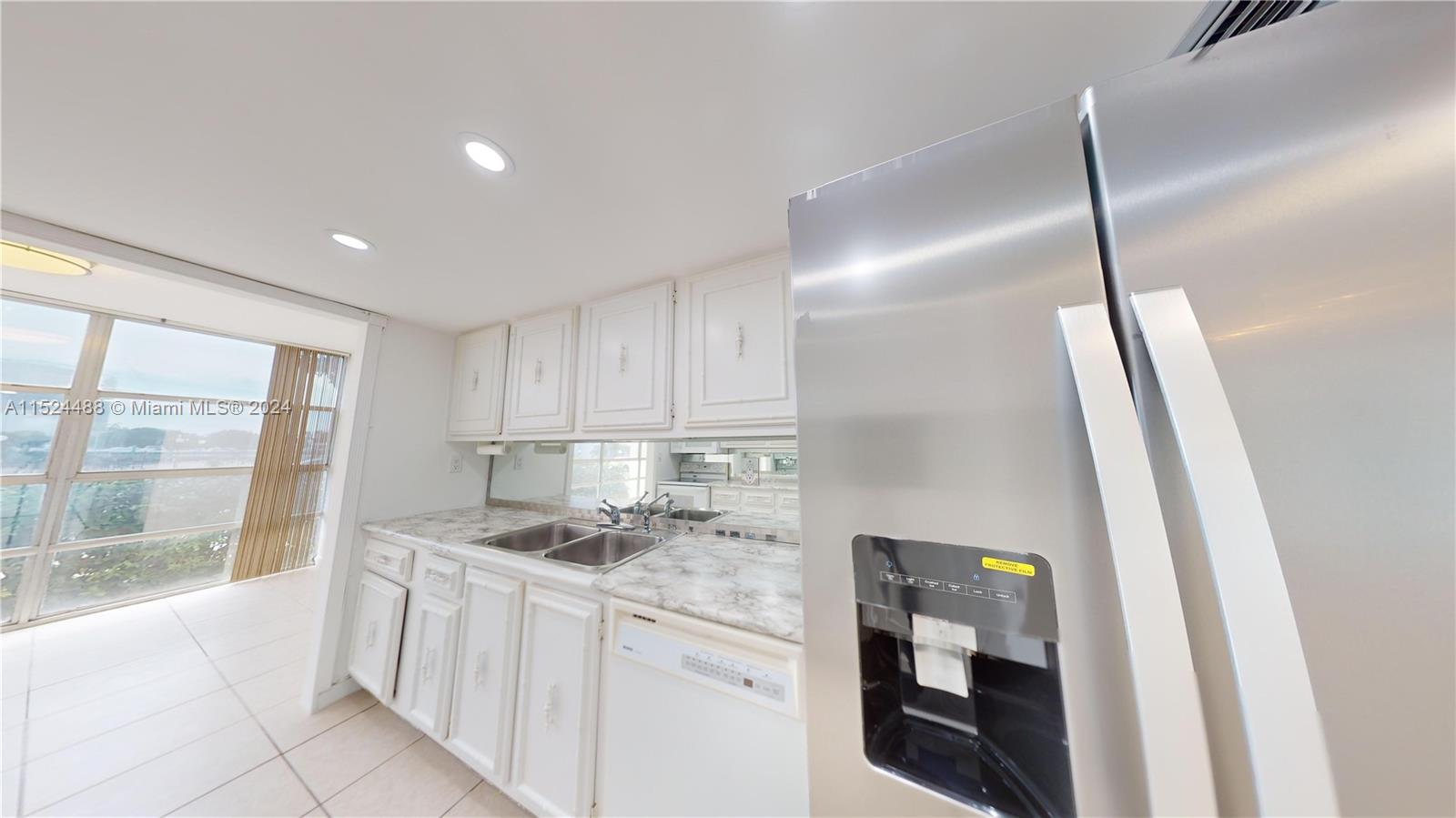 2000 Atlantic Shores Blvd 120, Hallandale Beach, Florida 33009, 2 Bedrooms Bedrooms, ,2 BathroomsBathrooms,Residentiallease,For Rent,2000 Atlantic Shores Blvd 120,A11524488