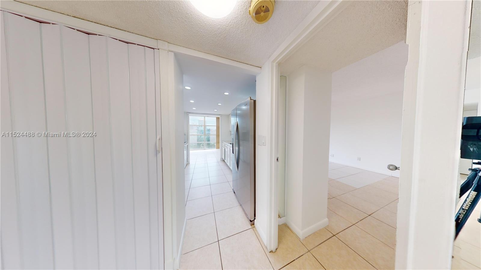 2000 Atlantic Shores Blvd 120, Hallandale Beach, Florida 33009, 2 Bedrooms Bedrooms, ,2 BathroomsBathrooms,Residentiallease,For Rent,2000 Atlantic Shores Blvd 120,A11524488