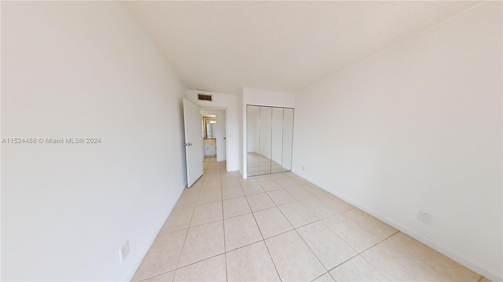2000 Atlantic Shores Blvd 120, Hallandale Beach, Florida 33009, 2 Bedrooms Bedrooms, ,2 BathroomsBathrooms,Residentiallease,For Rent,2000 Atlantic Shores Blvd 120,A11524488