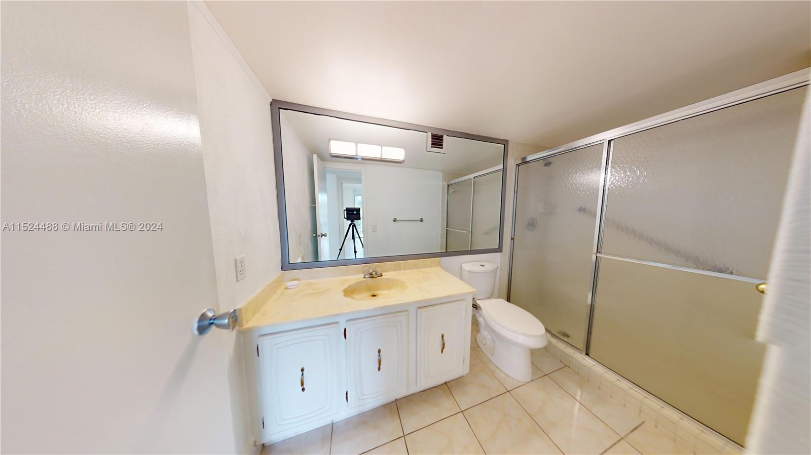 2000 Atlantic Shores Blvd 120, Hallandale Beach, Florida 33009, 2 Bedrooms Bedrooms, ,2 BathroomsBathrooms,Residentiallease,For Rent,2000 Atlantic Shores Blvd 120,A11524488
