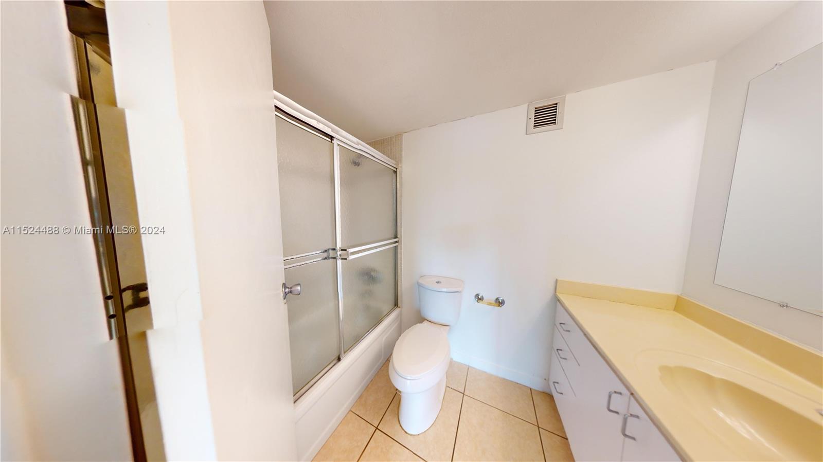 2000 Atlantic Shores Blvd 120, Hallandale Beach, Florida 33009, 2 Bedrooms Bedrooms, ,2 BathroomsBathrooms,Residentiallease,For Rent,2000 Atlantic Shores Blvd 120,A11524488