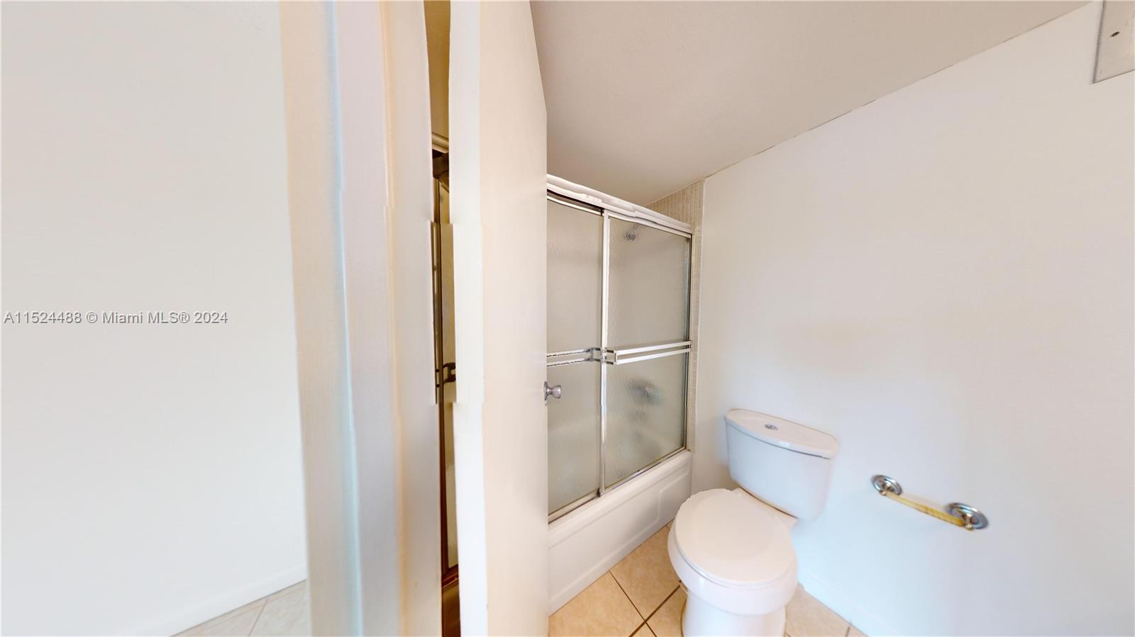 2000 Atlantic Shores Blvd 120, Hallandale Beach, Florida 33009, 2 Bedrooms Bedrooms, ,2 BathroomsBathrooms,Residentiallease,For Rent,2000 Atlantic Shores Blvd 120,A11524488