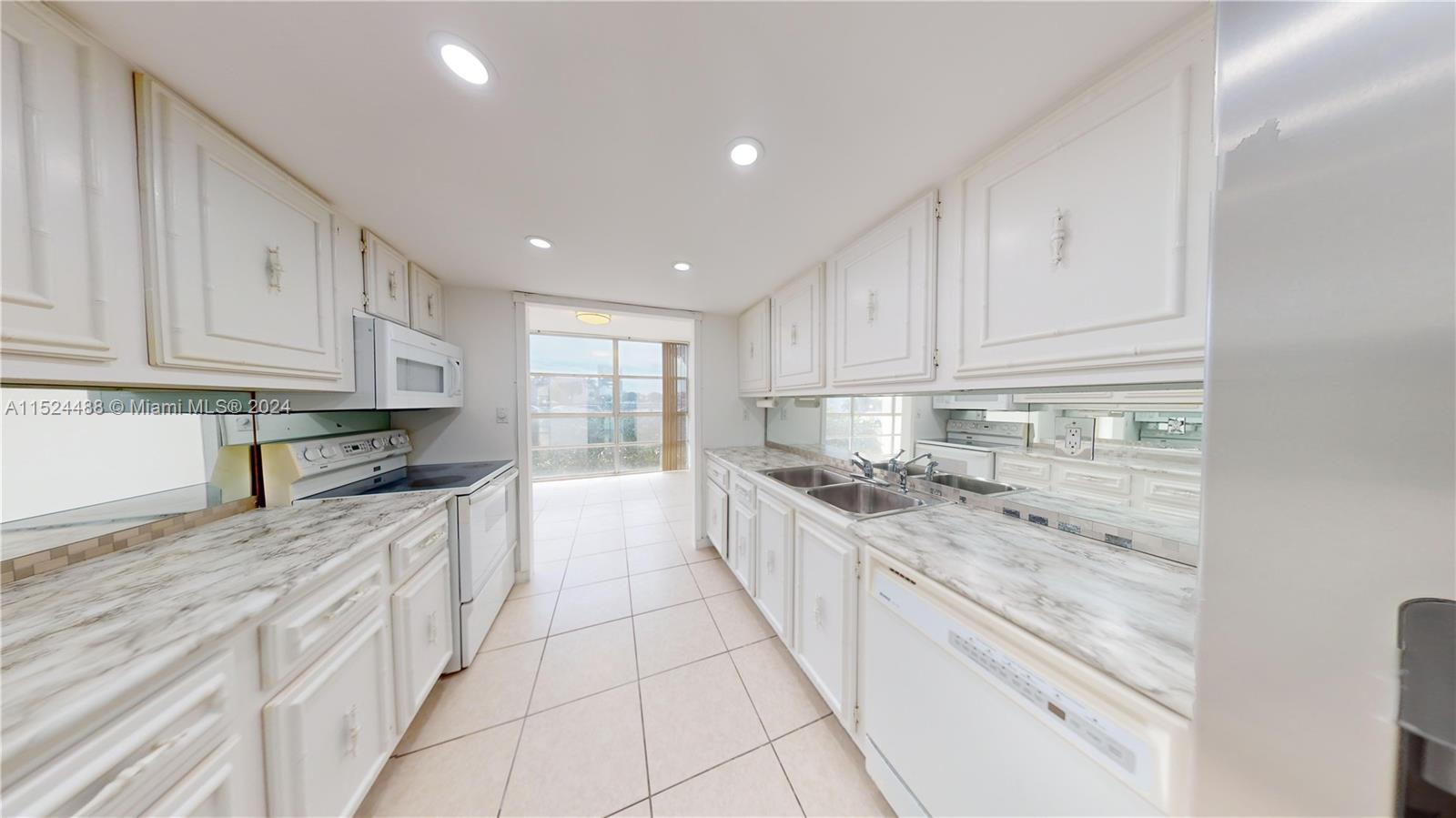 2000 Atlantic Shores Blvd 120, Hallandale Beach, Florida 33009, 2 Bedrooms Bedrooms, ,2 BathroomsBathrooms,Residentiallease,For Rent,2000 Atlantic Shores Blvd 120,A11524488