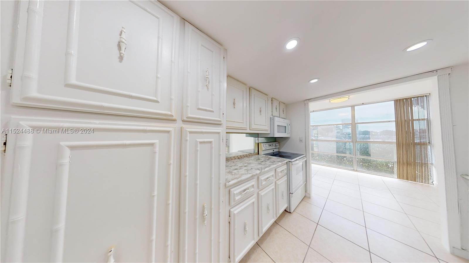 2000 Atlantic Shores Blvd 120, Hallandale Beach, Florida 33009, 2 Bedrooms Bedrooms, ,2 BathroomsBathrooms,Residentiallease,For Rent,2000 Atlantic Shores Blvd 120,A11524488
