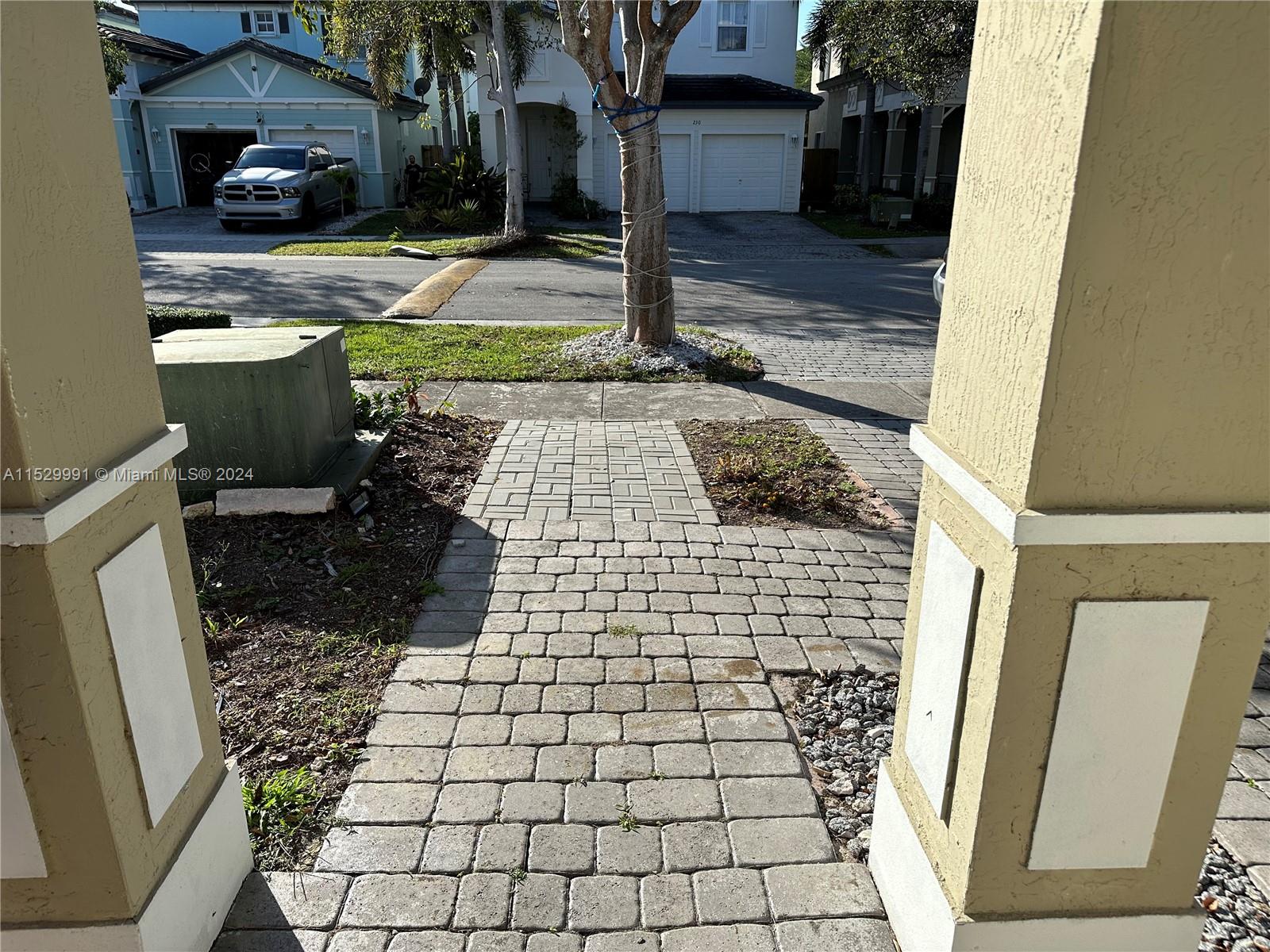 229 NE 36th Ter 0, Homestead, Florida 33033, 3 Bedrooms Bedrooms, ,2 BathroomsBathrooms,Residentiallease,For Rent,229 NE 36th Ter 0,A11529991