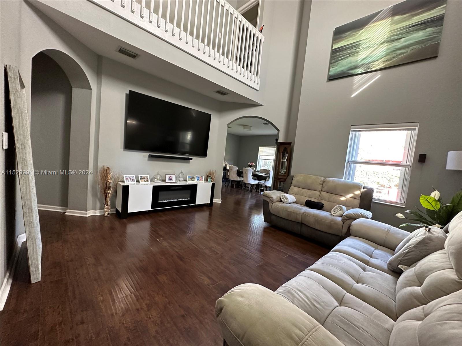 229 NE 36th Ter 0, Homestead, Florida 33033, 3 Bedrooms Bedrooms, ,2 BathroomsBathrooms,Residentiallease,For Rent,229 NE 36th Ter 0,A11529991