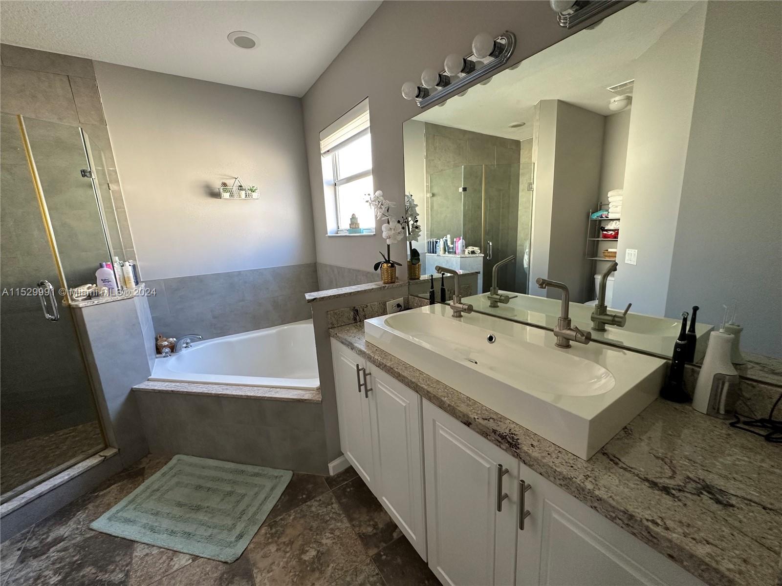 229 NE 36th Ter 0, Homestead, Florida 33033, 3 Bedrooms Bedrooms, ,2 BathroomsBathrooms,Residentiallease,For Rent,229 NE 36th Ter 0,A11529991