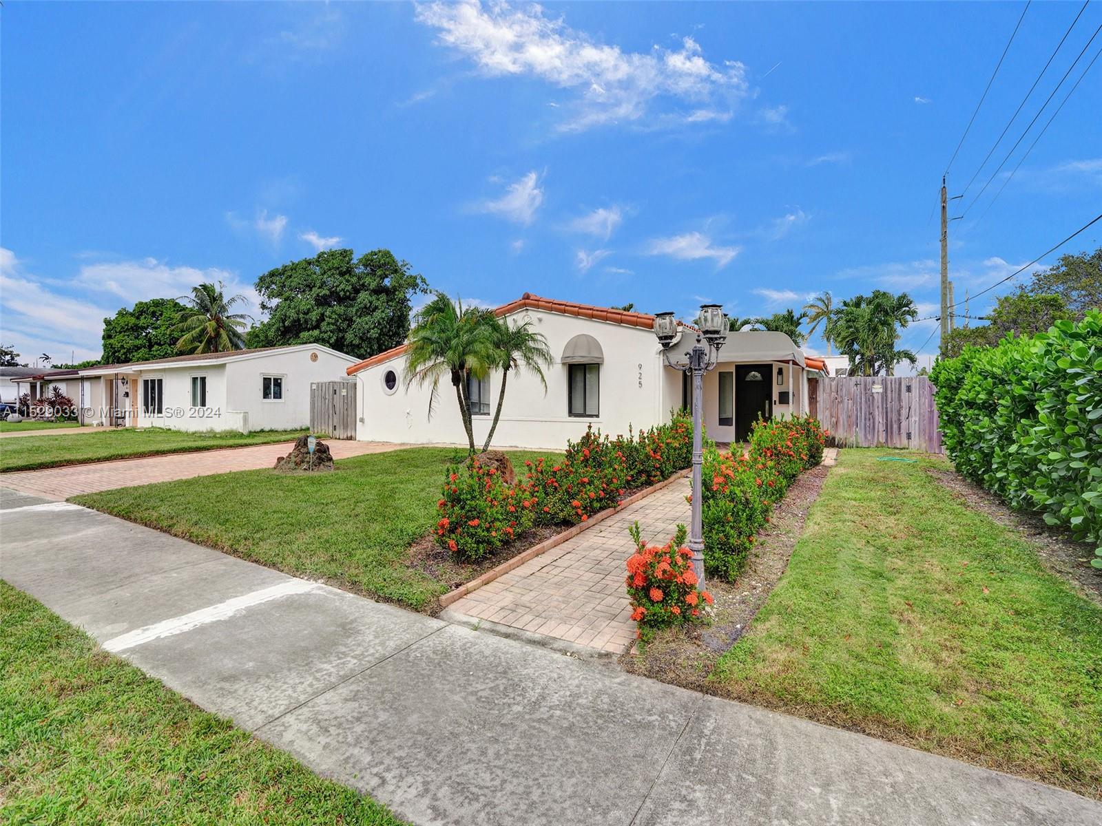 925 NE 6th St 0, Hallandale Beach, Florida 33009, 4 Bedrooms Bedrooms, ,3 BathroomsBathrooms,Residentiallease,For Rent,925 NE 6th St 0,A11529033