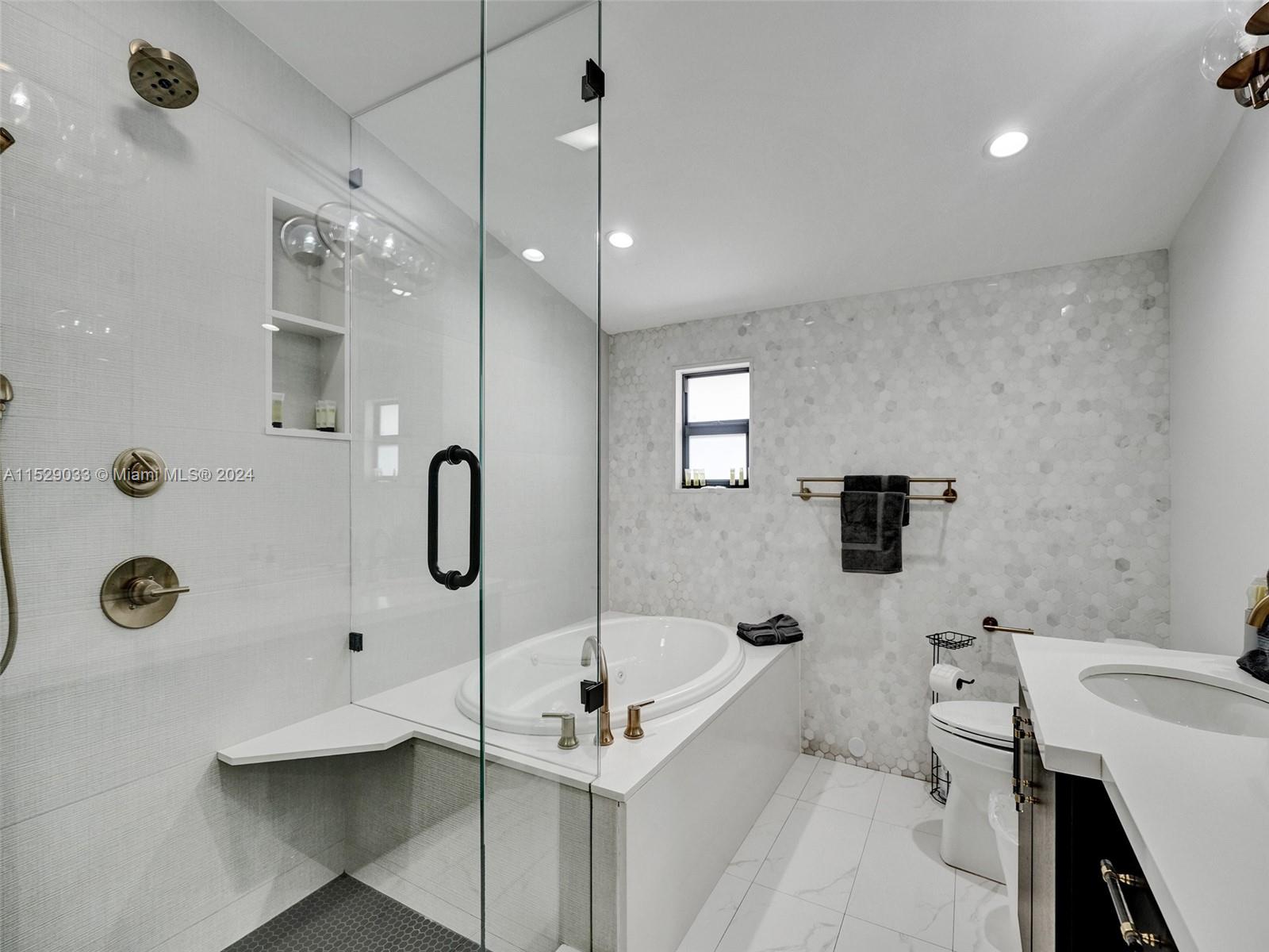 925 NE 6th St 0, Hallandale Beach, Florida 33009, 4 Bedrooms Bedrooms, ,3 BathroomsBathrooms,Residentiallease,For Rent,925 NE 6th St 0,A11529033