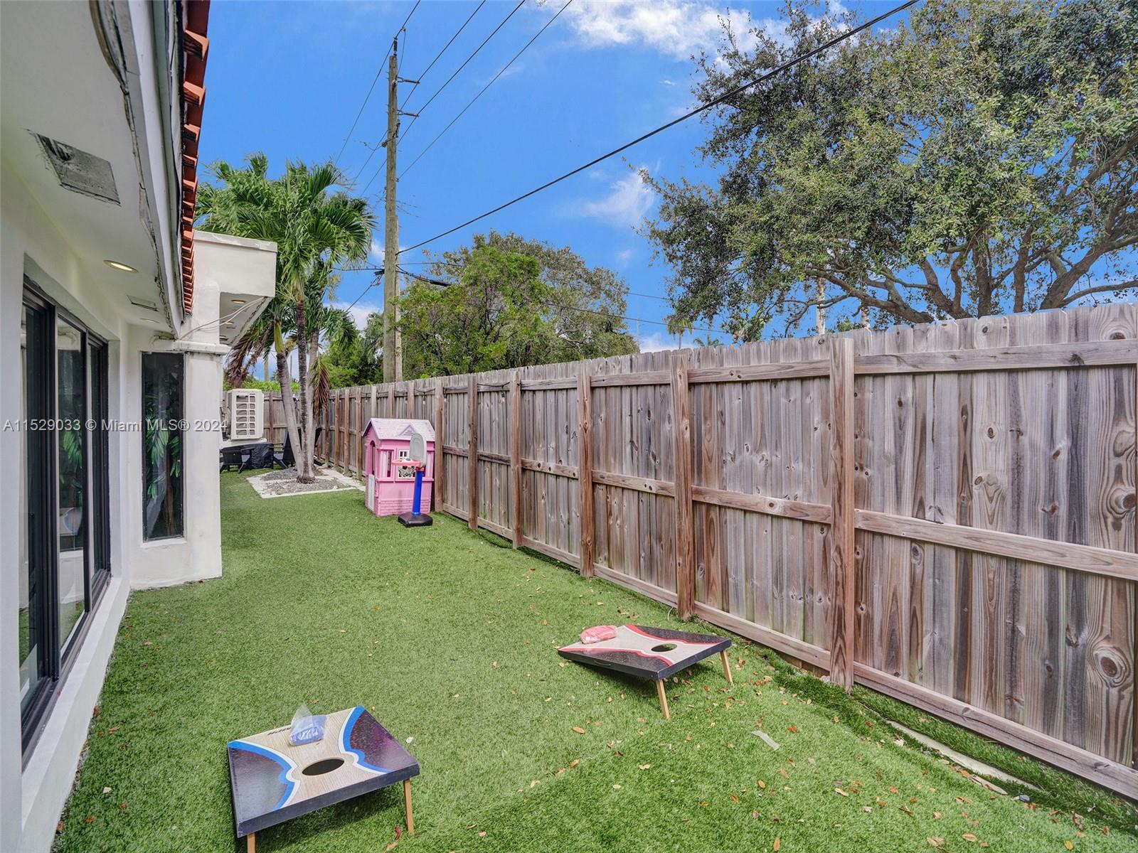 925 NE 6th St 0, Hallandale Beach, Florida 33009, 4 Bedrooms Bedrooms, ,3 BathroomsBathrooms,Residentiallease,For Rent,925 NE 6th St 0,A11529033