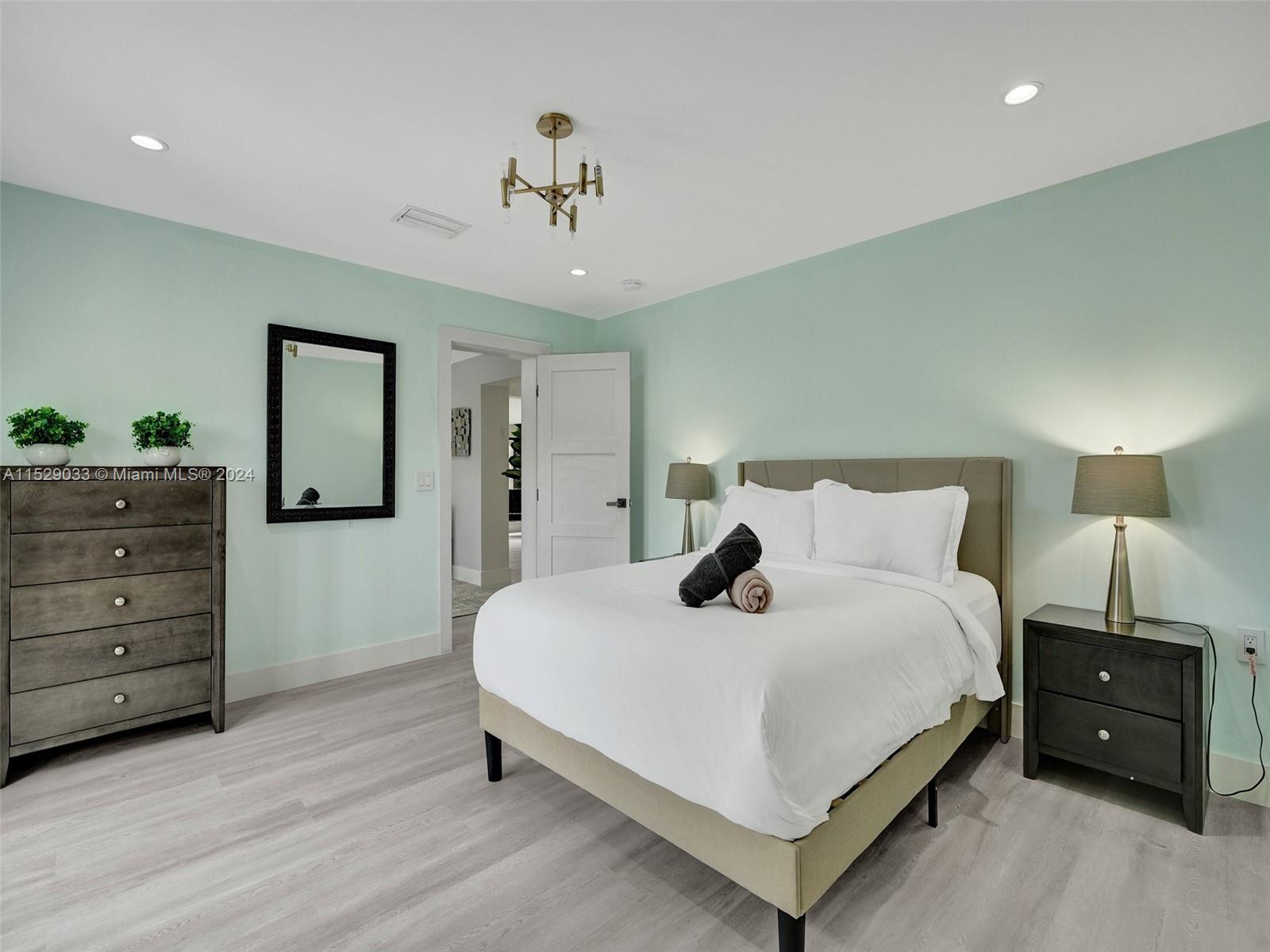 925 NE 6th St 0, Hallandale Beach, Florida 33009, 4 Bedrooms Bedrooms, ,3 BathroomsBathrooms,Residentiallease,For Rent,925 NE 6th St 0,A11529033