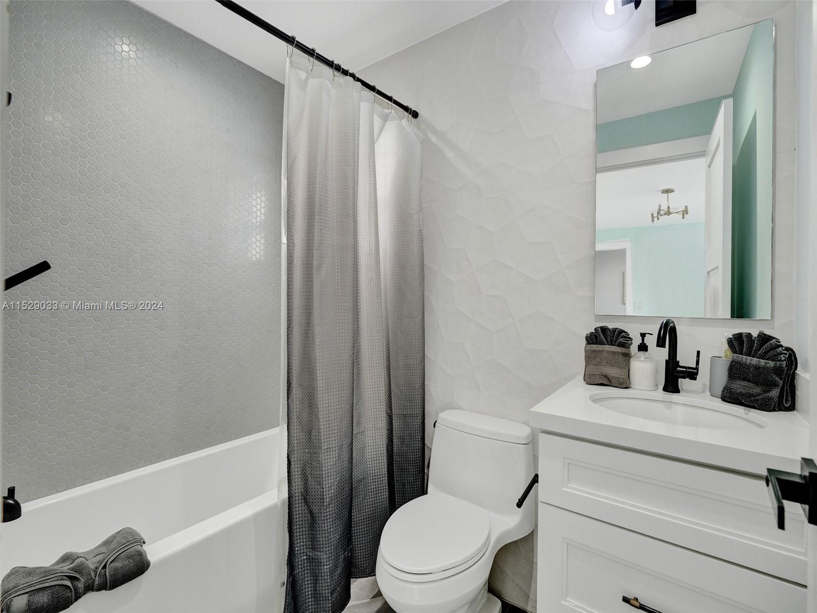 925 NE 6th St 0, Hallandale Beach, Florida 33009, 4 Bedrooms Bedrooms, ,3 BathroomsBathrooms,Residentiallease,For Rent,925 NE 6th St 0,A11529033