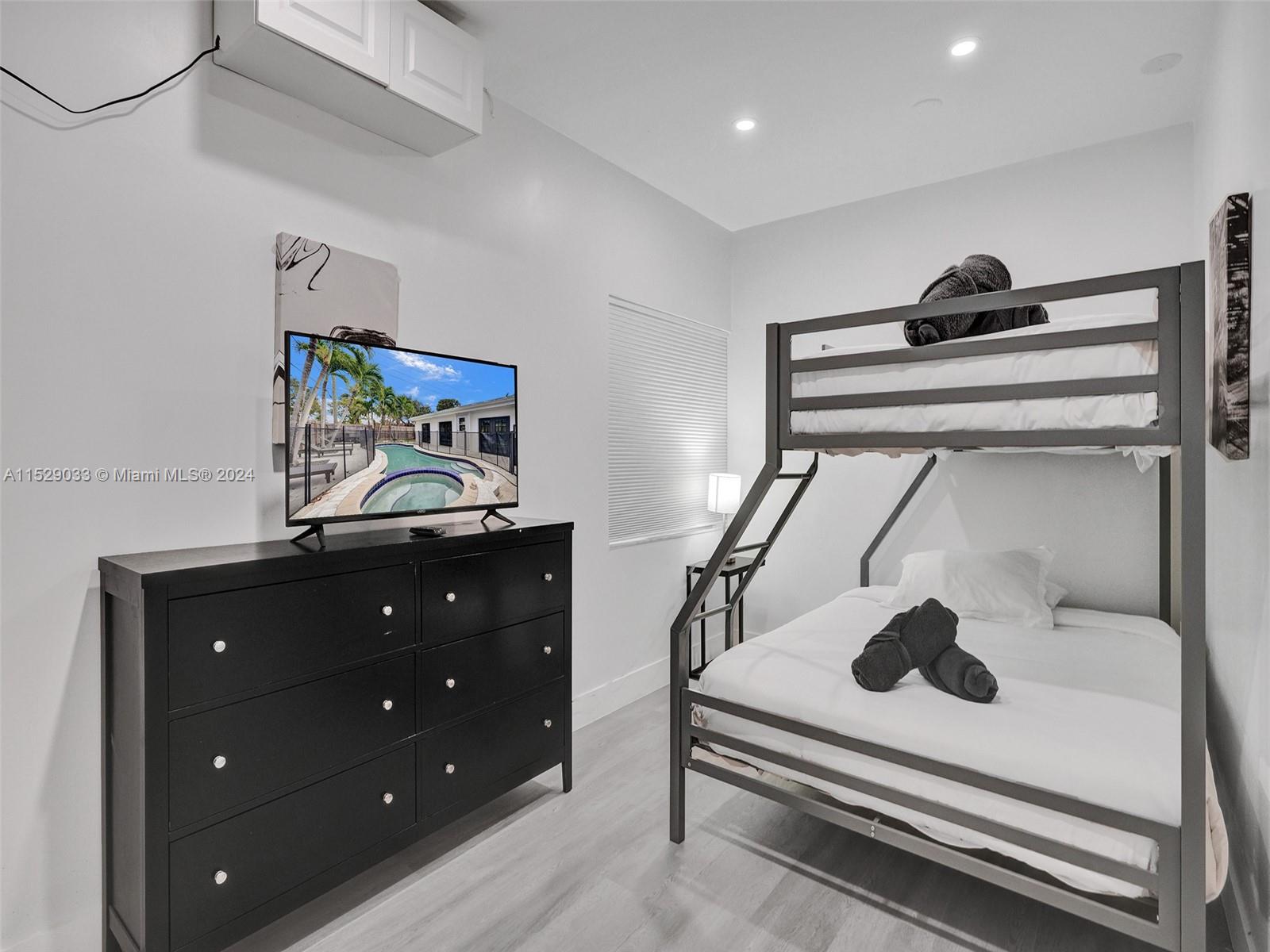 925 NE 6th St 0, Hallandale Beach, Florida 33009, 4 Bedrooms Bedrooms, ,3 BathroomsBathrooms,Residentiallease,For Rent,925 NE 6th St 0,A11529033