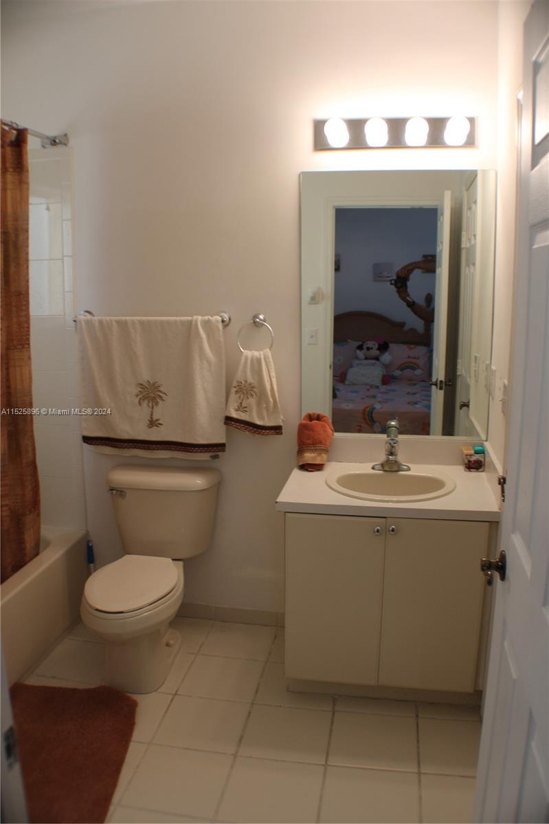 2425 SE 19th St 2425, Homestead, Florida 33035, 3 Bedrooms Bedrooms, ,2 BathroomsBathrooms,Residential,For Sale,2425 SE 19th St 2425,A11525896