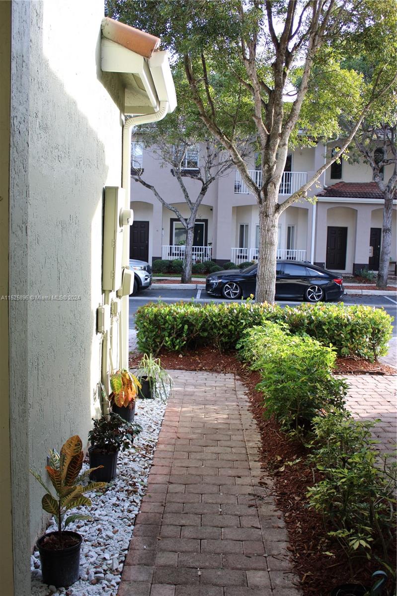 2425 SE 19th St 2425, Homestead, Florida 33035, 3 Bedrooms Bedrooms, ,2 BathroomsBathrooms,Residential,For Sale,2425 SE 19th St 2425,A11525896