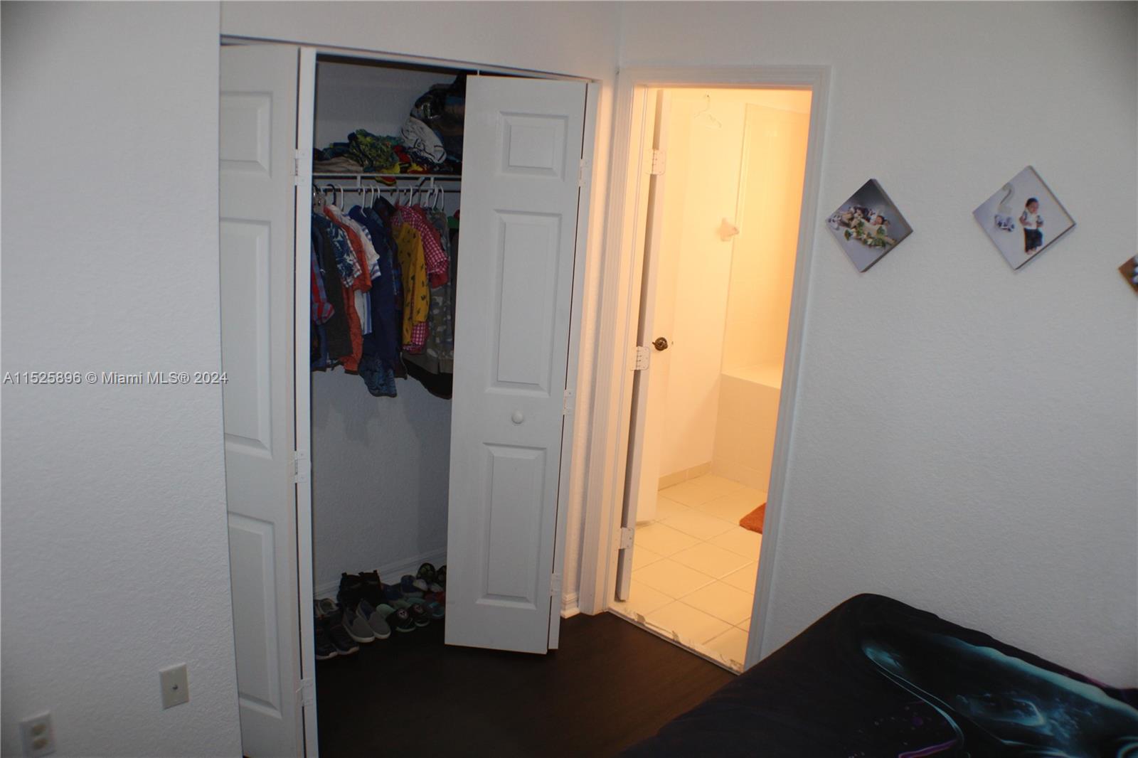 2425 SE 19th St 2425, Homestead, Florida 33035, 3 Bedrooms Bedrooms, ,2 BathroomsBathrooms,Residential,For Sale,2425 SE 19th St 2425,A11525896