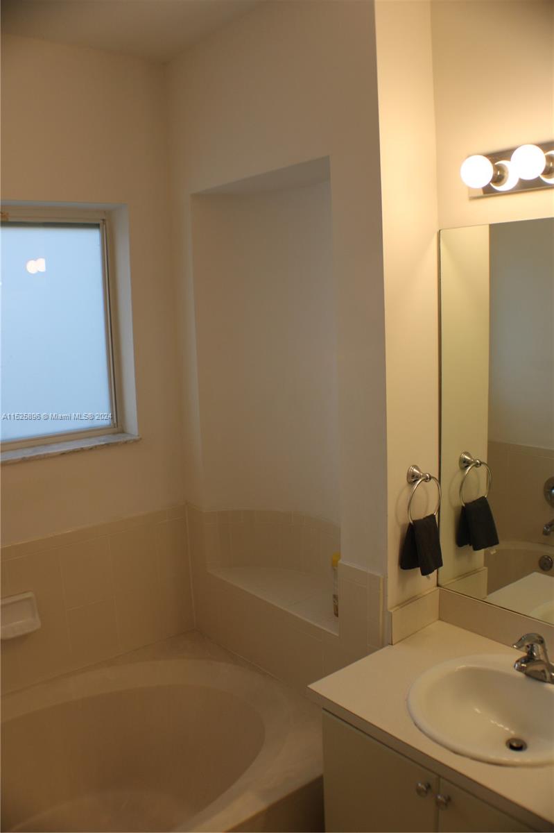 2425 SE 19th St 2425, Homestead, Florida 33035, 3 Bedrooms Bedrooms, ,2 BathroomsBathrooms,Residential,For Sale,2425 SE 19th St 2425,A11525896