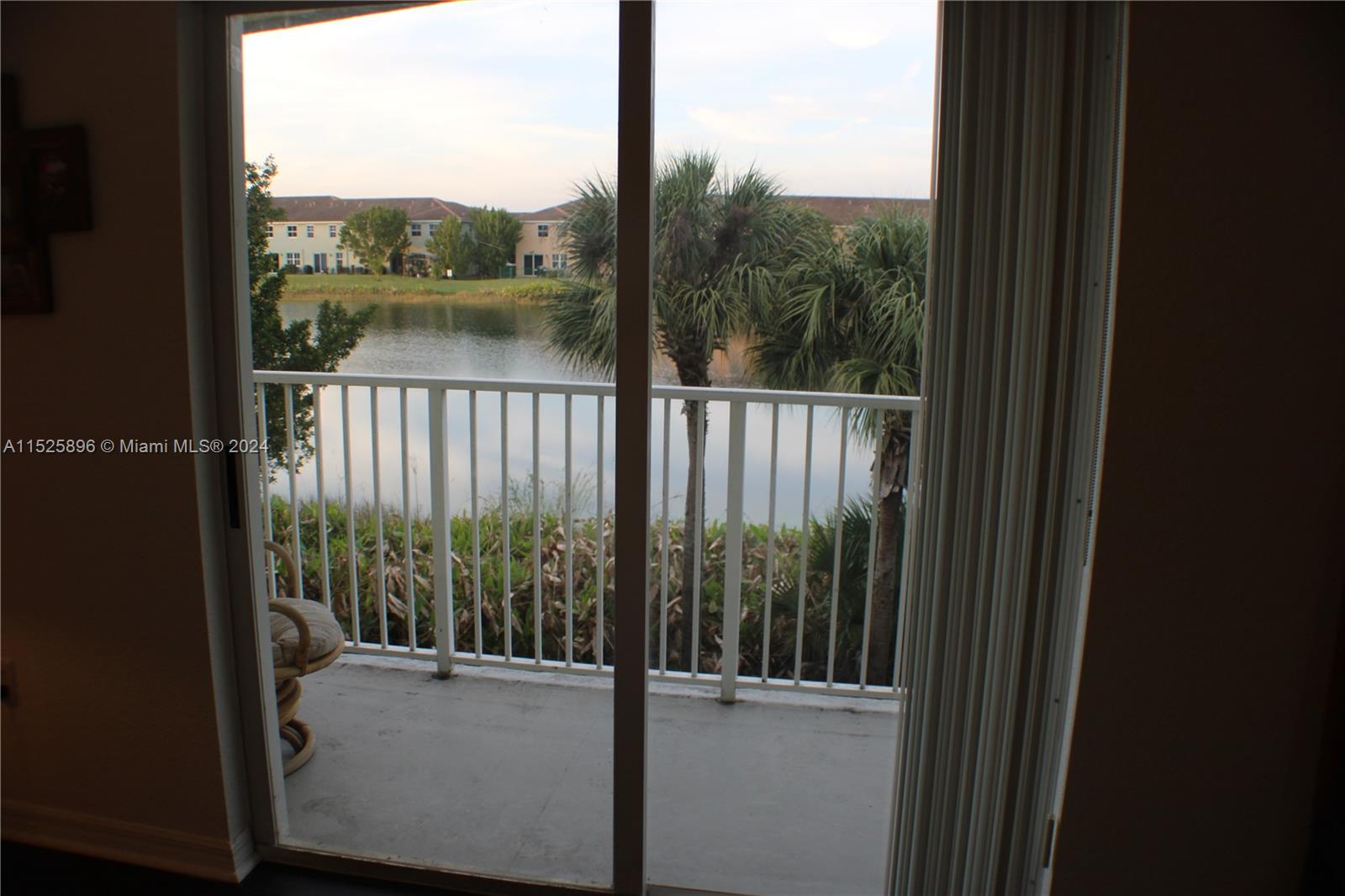 2425 SE 19th St 2425, Homestead, Florida 33035, 3 Bedrooms Bedrooms, ,2 BathroomsBathrooms,Residential,For Sale,2425 SE 19th St 2425,A11525896