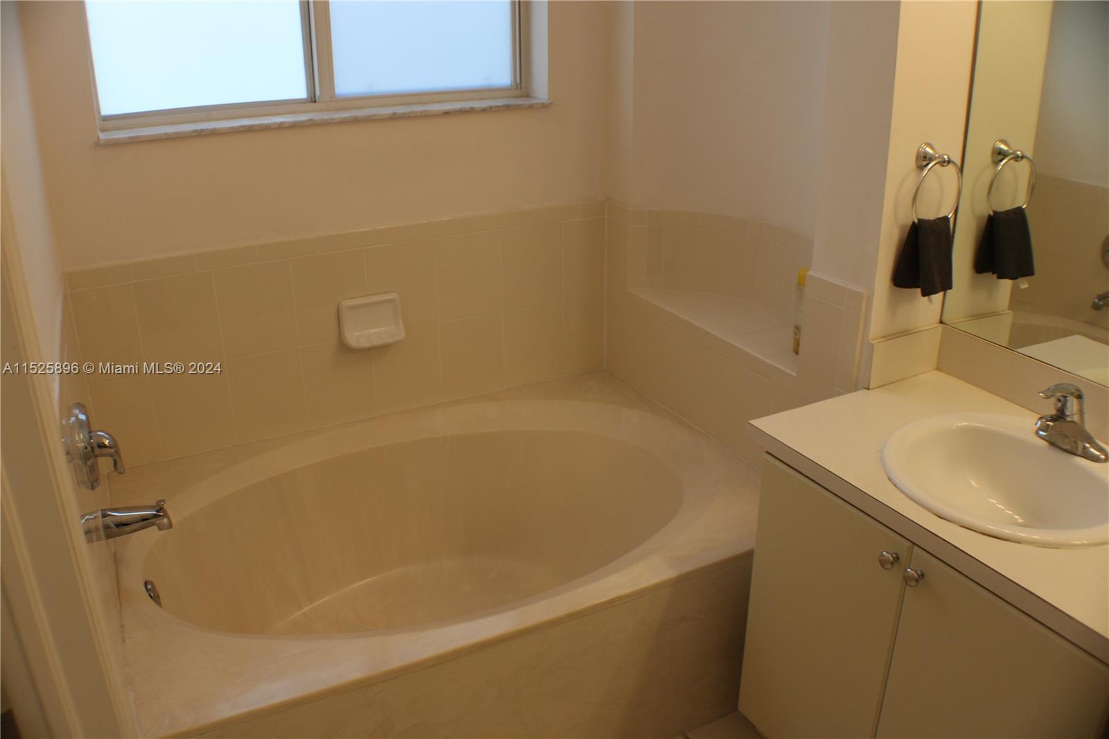 2425 SE 19th St 2425, Homestead, Florida 33035, 3 Bedrooms Bedrooms, ,2 BathroomsBathrooms,Residential,For Sale,2425 SE 19th St 2425,A11525896