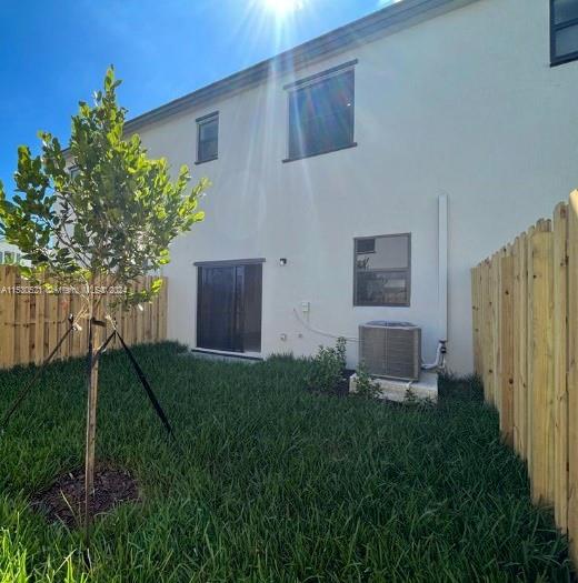 Homestead, Florida 33033, 3 Bedrooms Bedrooms, ,2 BathroomsBathrooms,Residentiallease,For Rent,A11530521