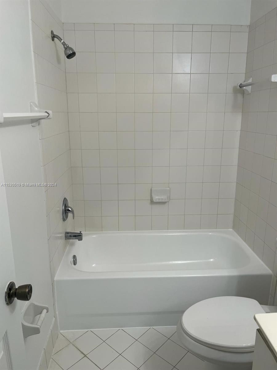 2901 SE 13th Rd 204-41, Homestead, Florida 33035, 2 Bedrooms Bedrooms, ,2 BathroomsBathrooms,Residentiallease,For Rent,2901 SE 13th Rd 204-41,A11530519