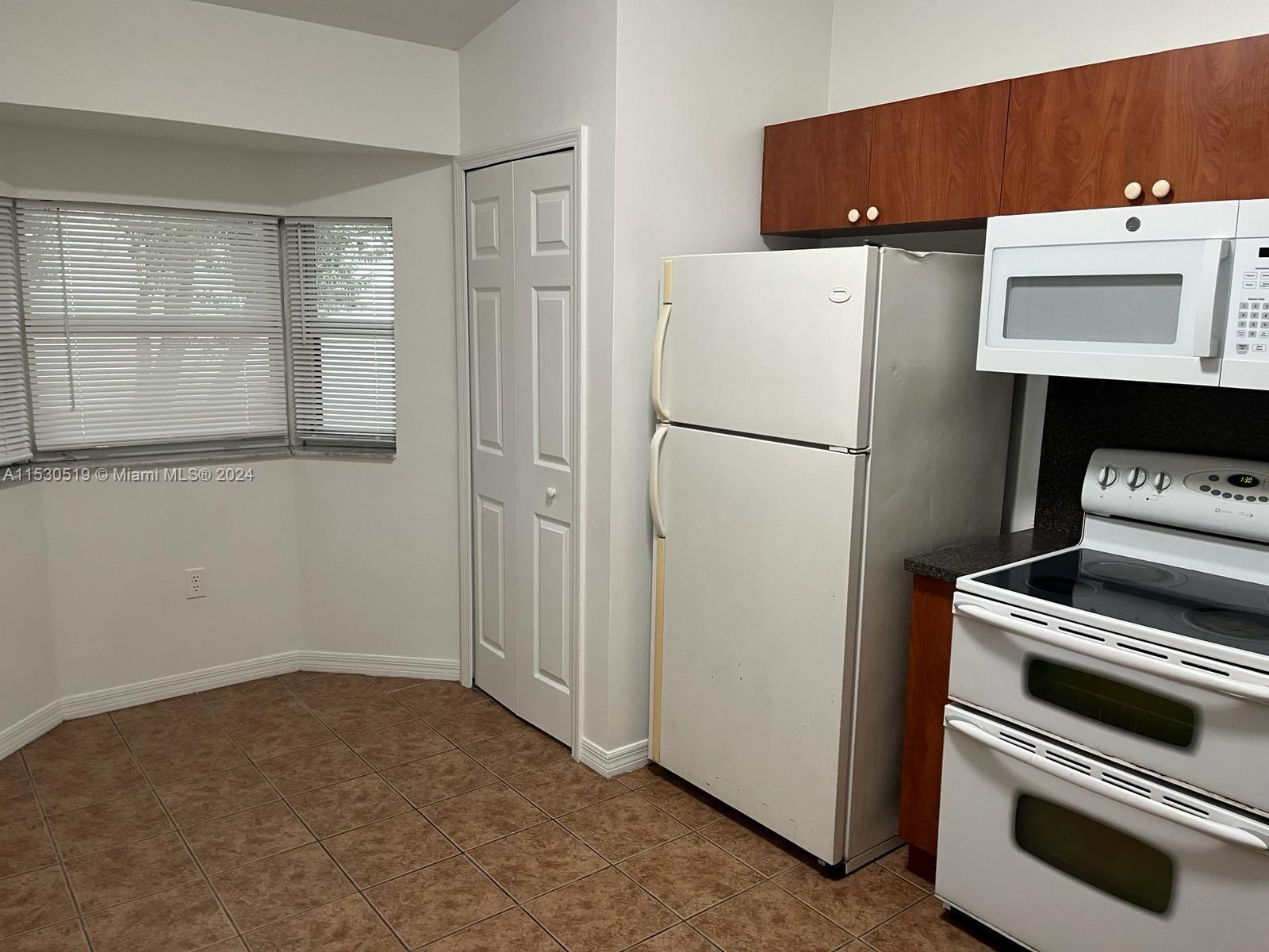 2901 SE 13th Rd 204-41, Homestead, Florida 33035, 2 Bedrooms Bedrooms, ,2 BathroomsBathrooms,Residentiallease,For Rent,2901 SE 13th Rd 204-41,A11530519