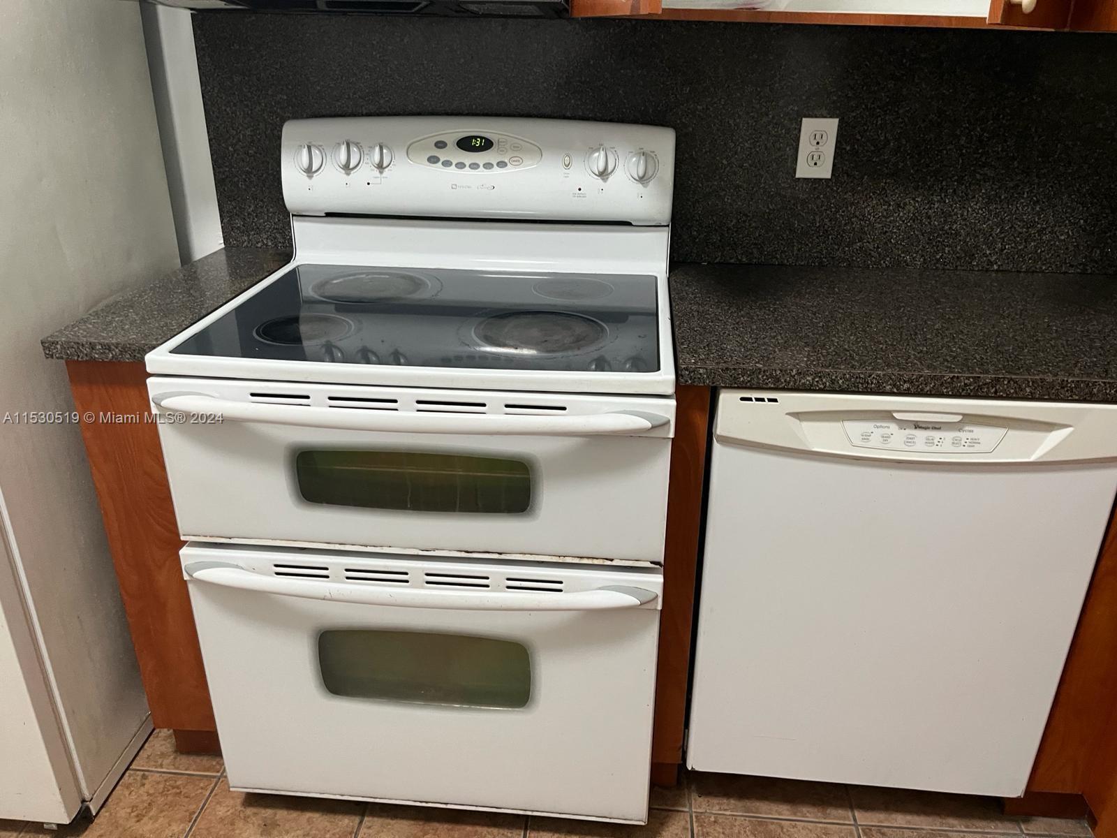 2901 SE 13th Rd 204-41, Homestead, Florida 33035, 2 Bedrooms Bedrooms, ,2 BathroomsBathrooms,Residentiallease,For Rent,2901 SE 13th Rd 204-41,A11530519