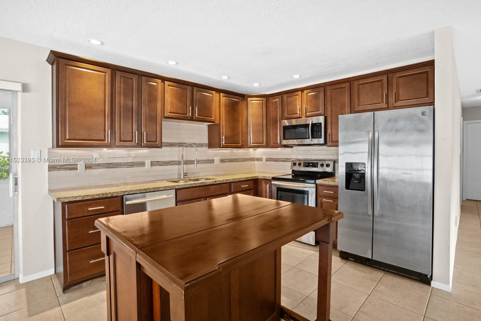 8513 NW 59th St, Tamarac, Florida 33321, 2 Bedrooms Bedrooms, ,2 BathroomsBathrooms,Residential,For Sale,8513 NW 59th St,A11523395